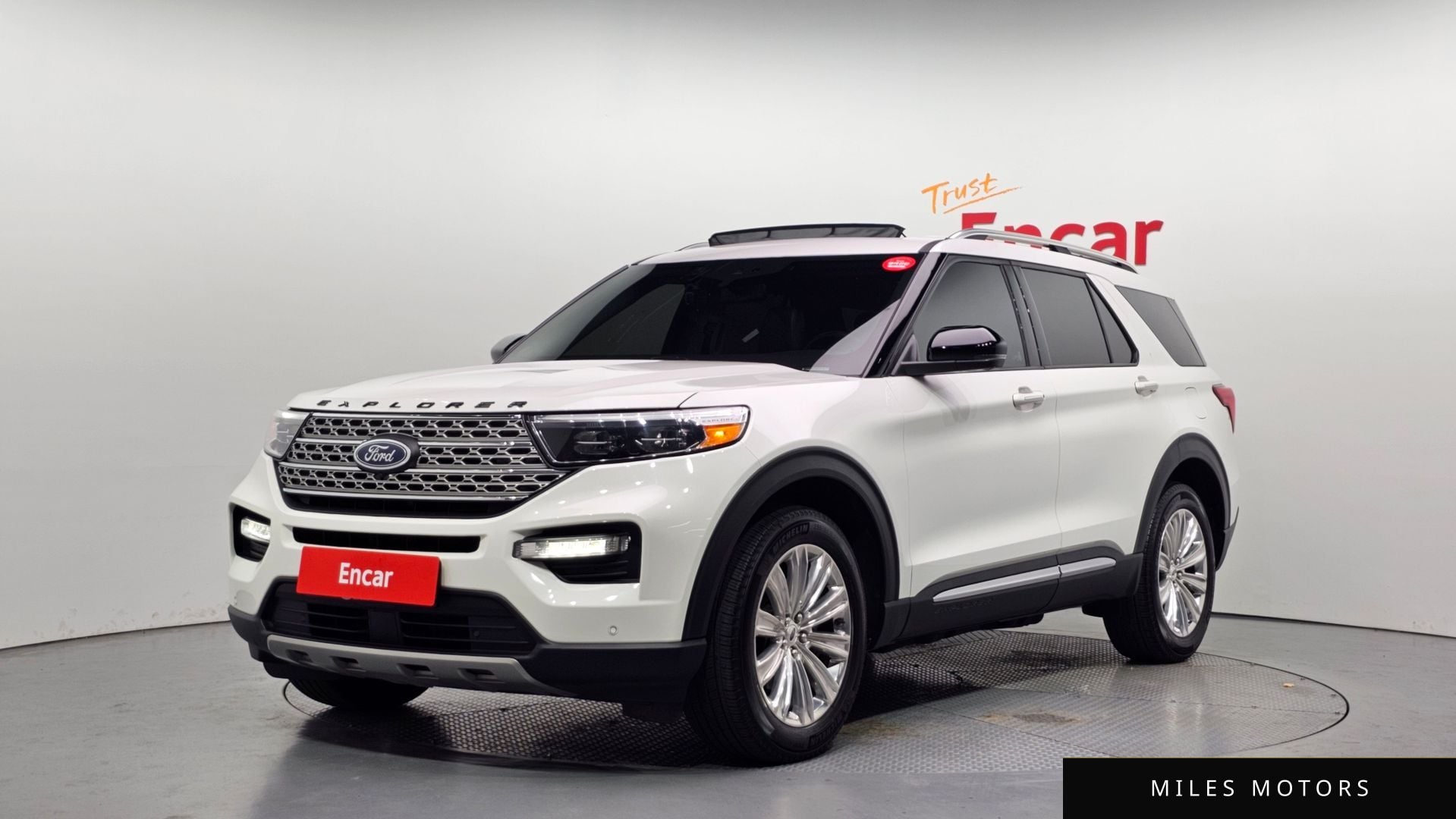 Ford Explorer 2023 — фото 1 из 12