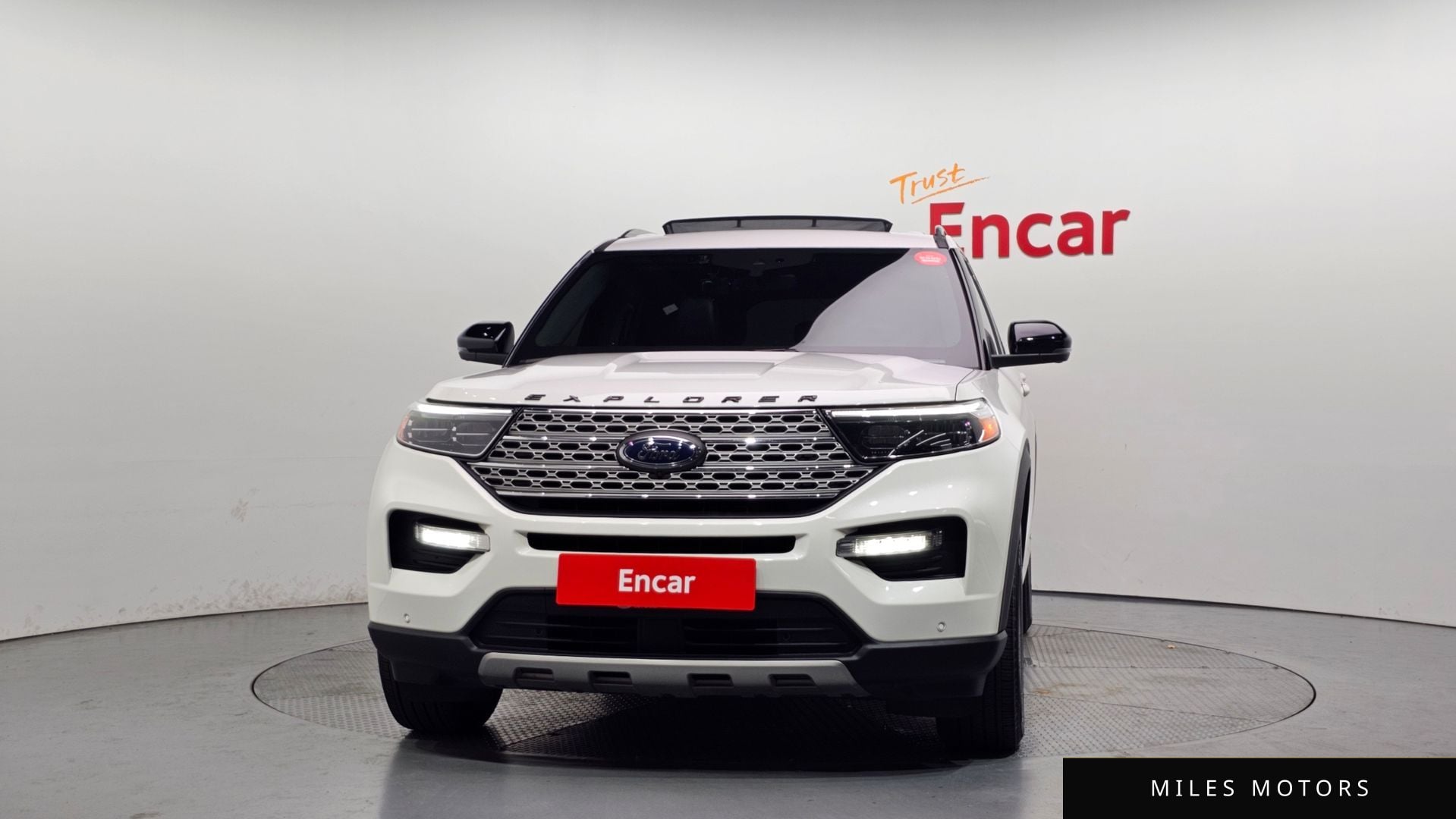 Ford Explorer 2023 — миниатюра 3