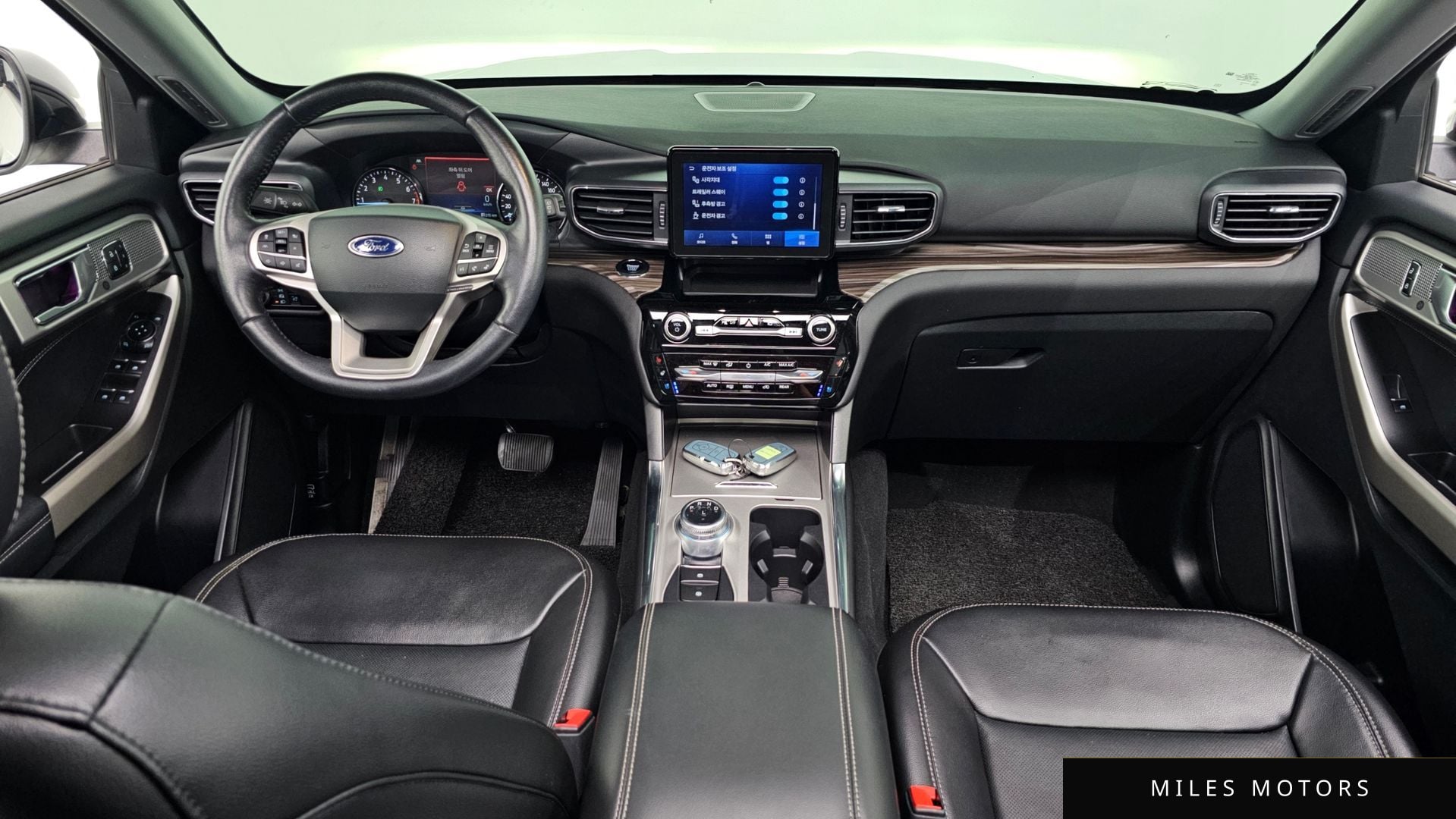 Ford Explorer 2023 — миниатюра 10