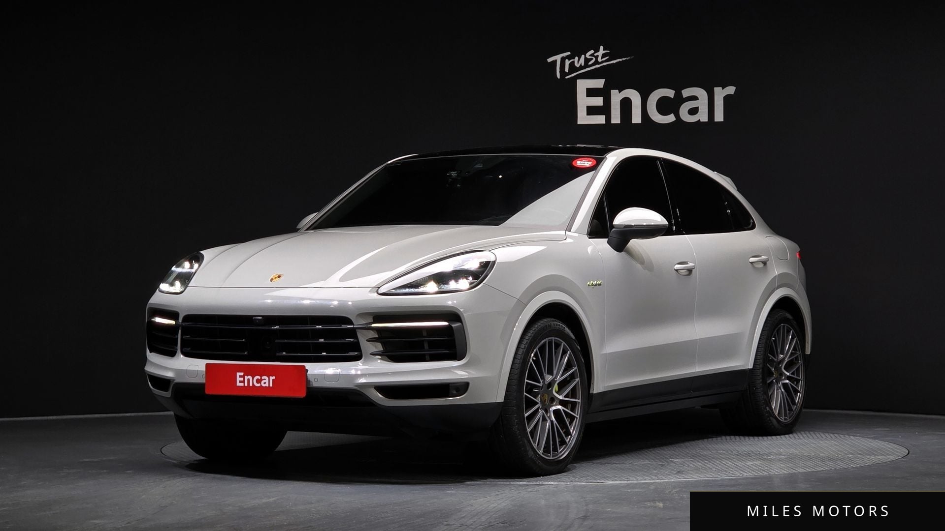 Porsche Cayenne 2021 — фото 1 из 12