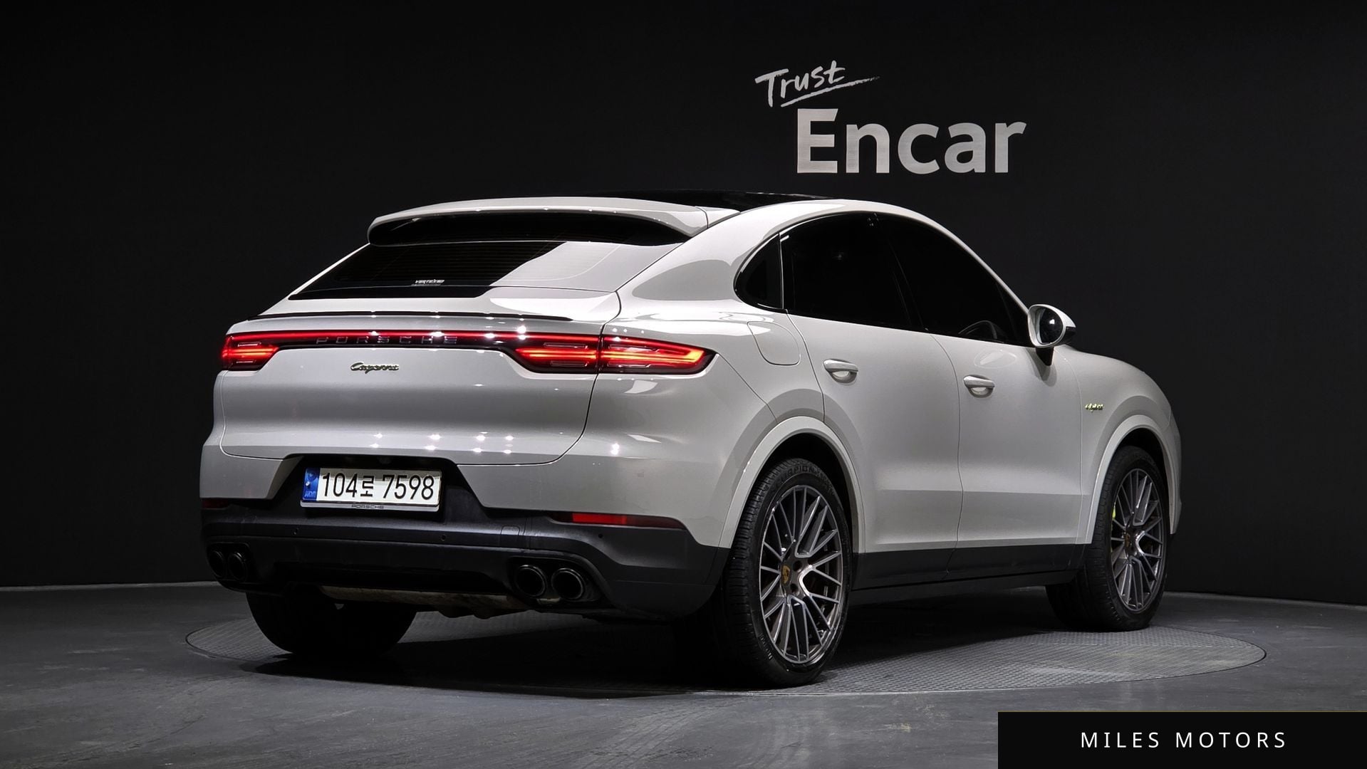 Porsche Cayenne 2021 — миниатюра 2