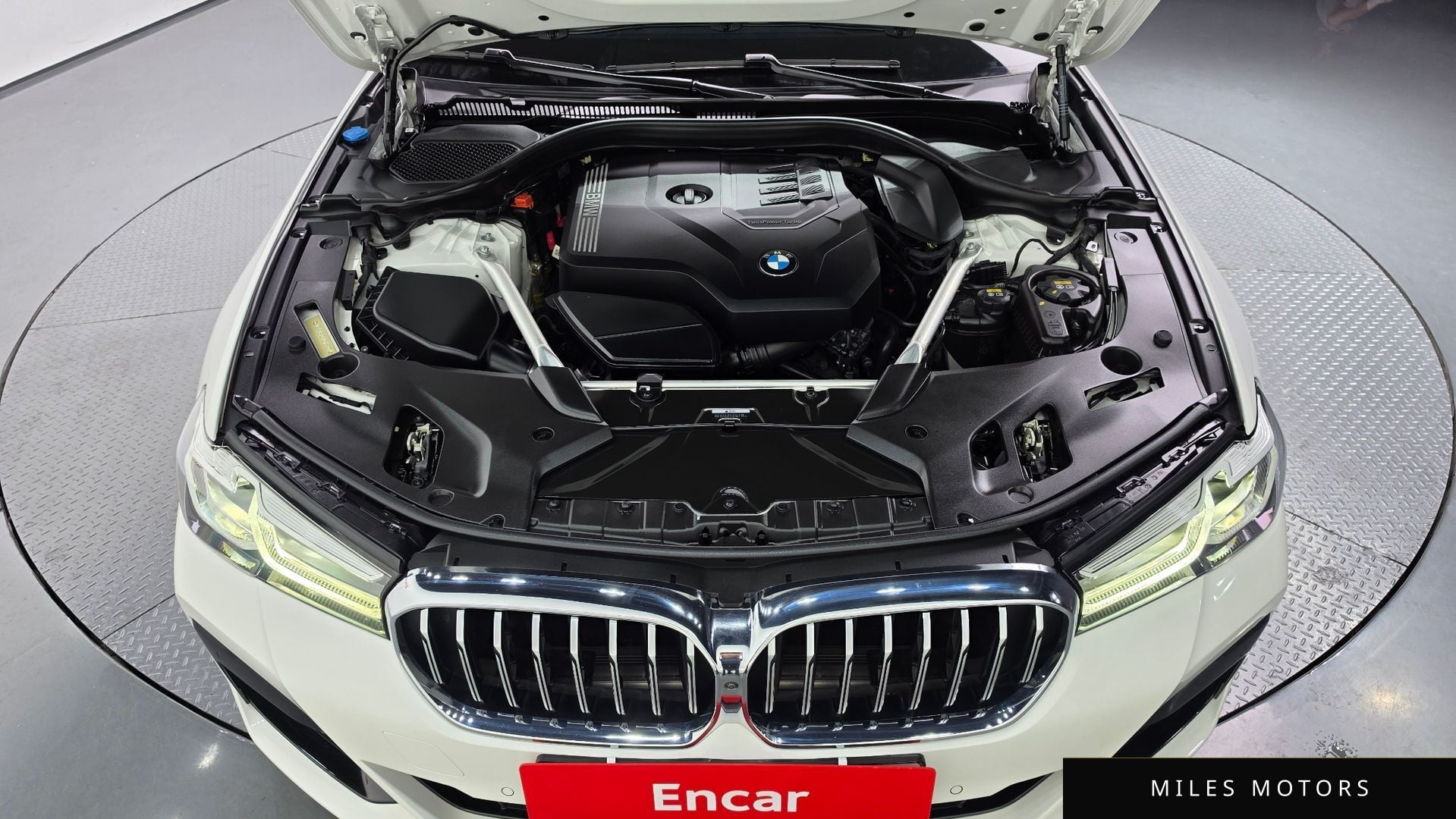 BMW 5 Series (G30) 2022 — миниатюра 5