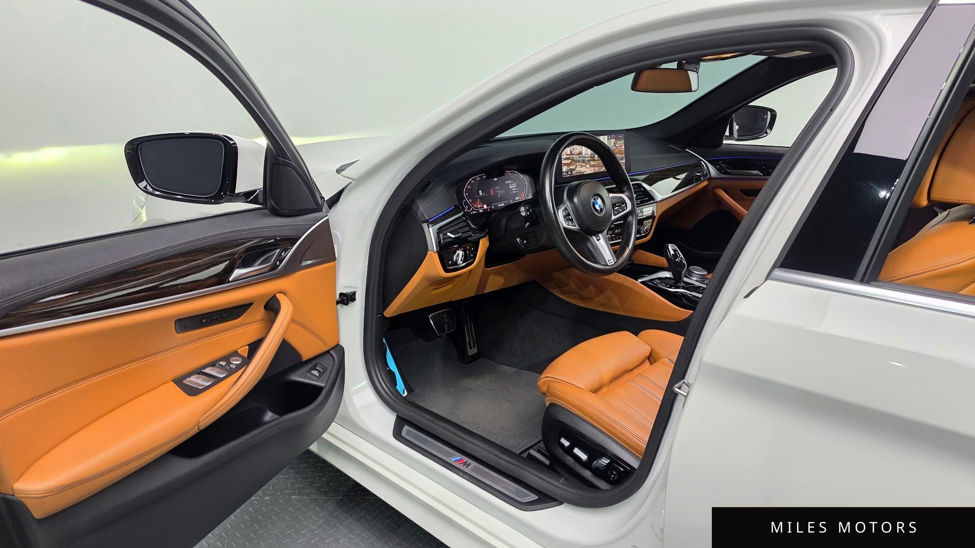 BMW 5 Series (G30) 2022 — миниатюра 12