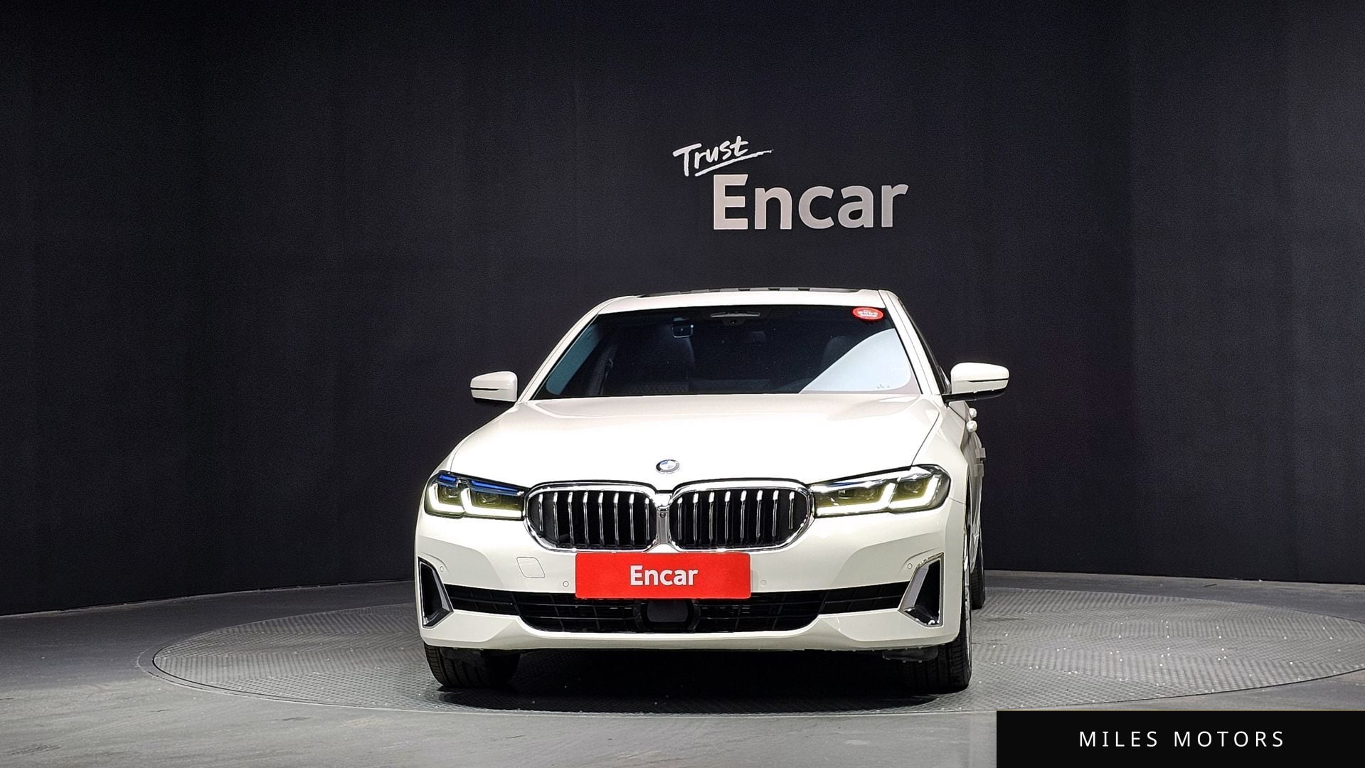 BMW 5 Series (G30) 2021 — миниатюра 3