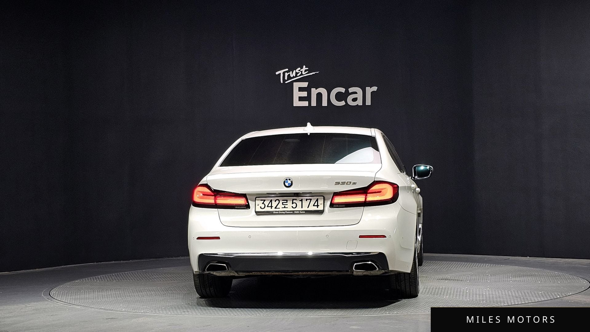 BMW 5 Series (G30) 2021 — миниатюра 4