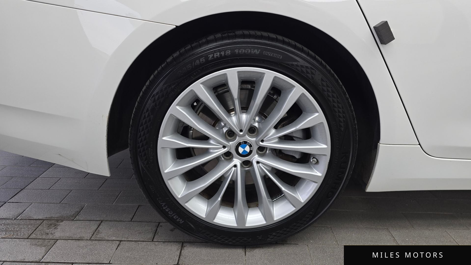 BMW 5 Series (G30) 2021 — миниатюра 5
