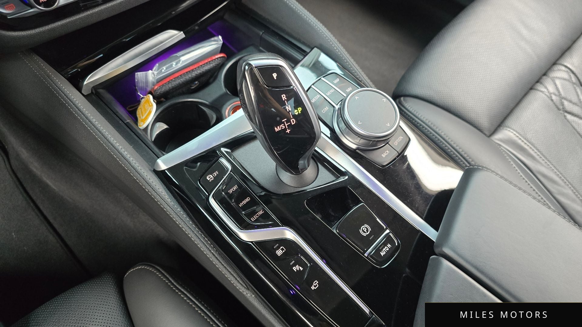 BMW 5 Series (G30) 2021 — миниатюра 12