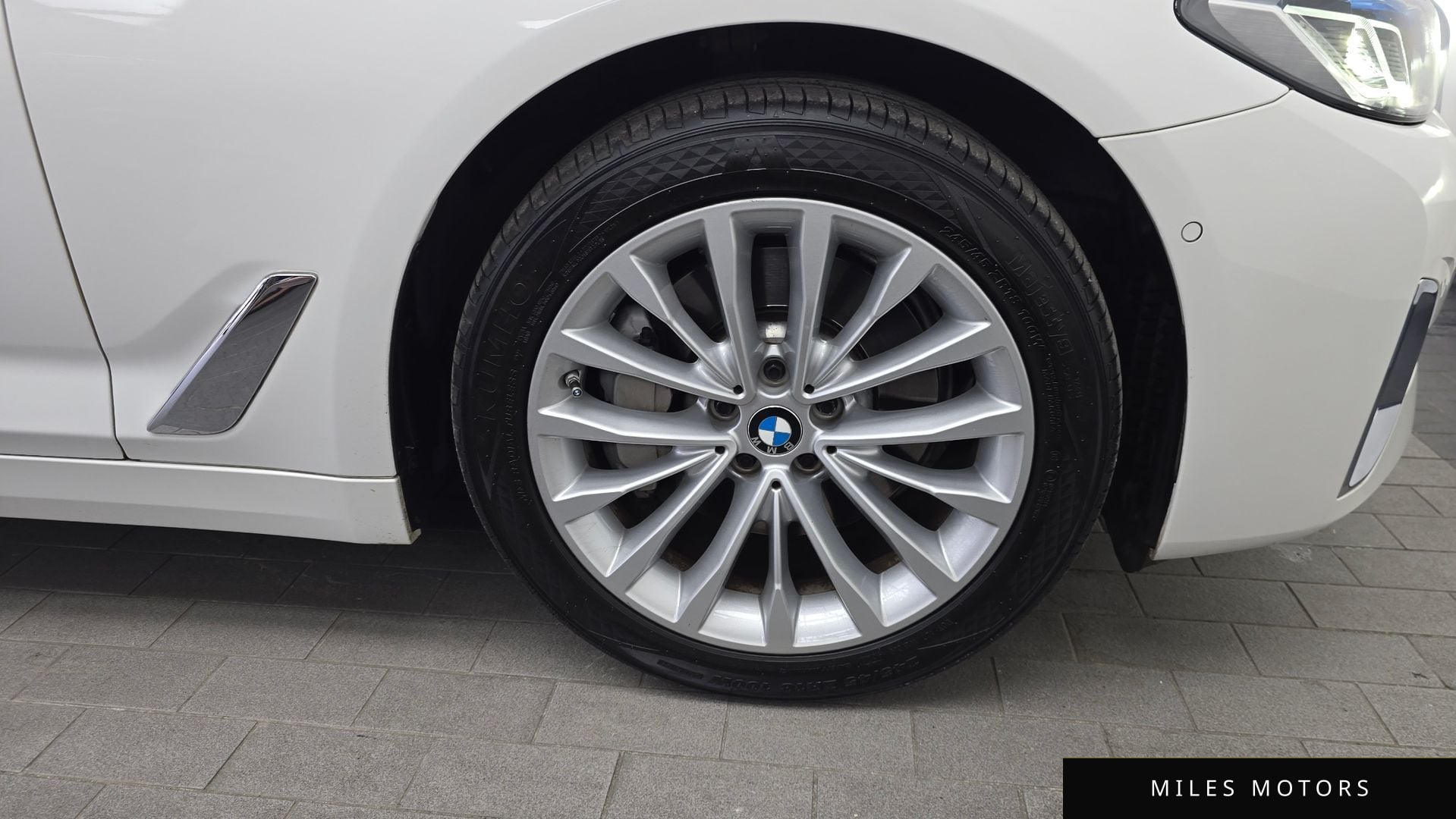 BMW 5 Series (G30) 2021 — миниатюра 7