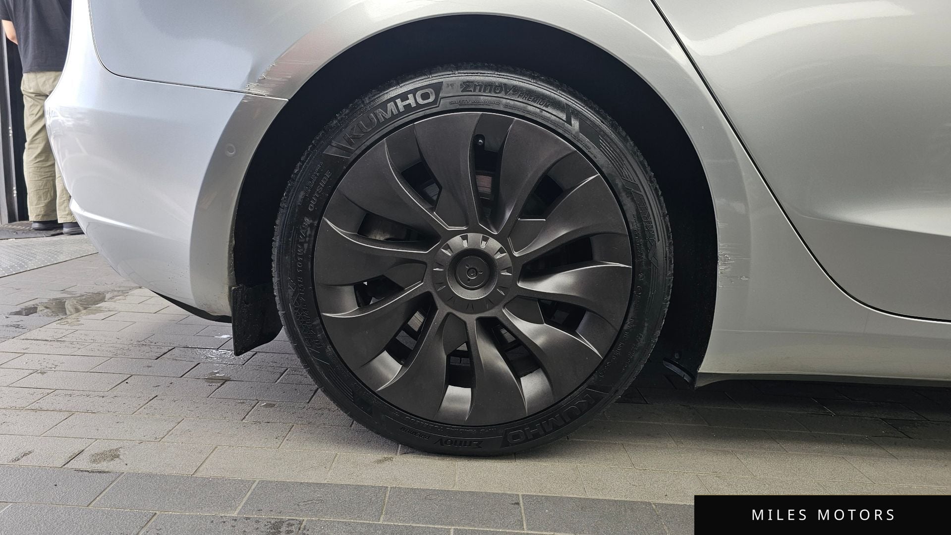 Tesla Model 3 2020 — миниатюра 5