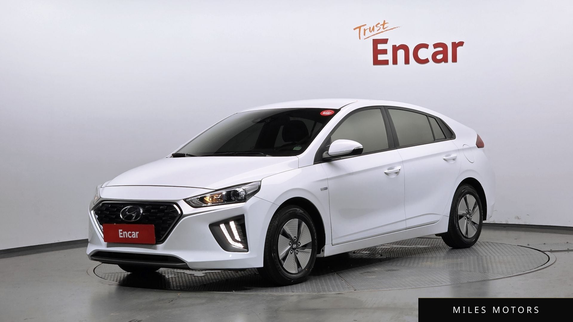 Hyundai Ioniq 2020 — фото 1 из 12