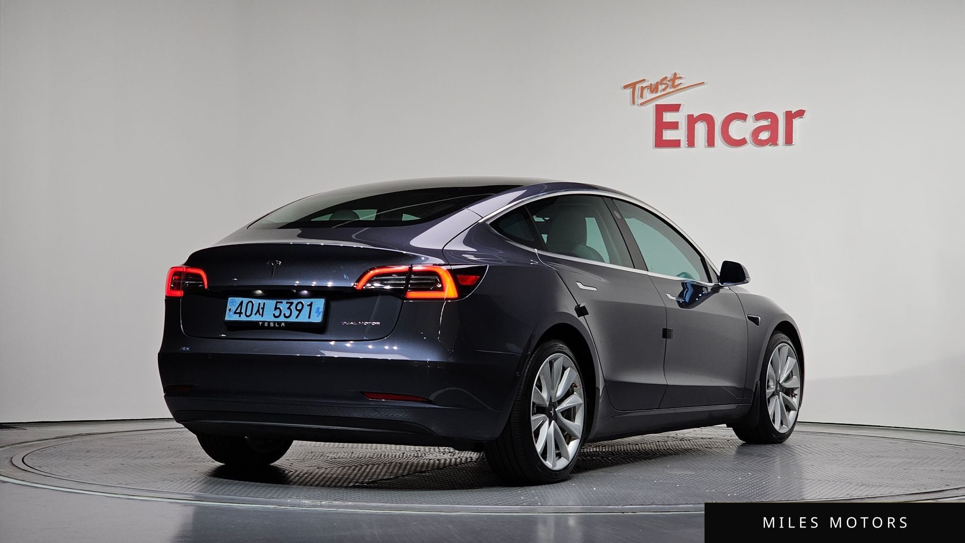 Tesla Model 3 2020 — миниатюра 2