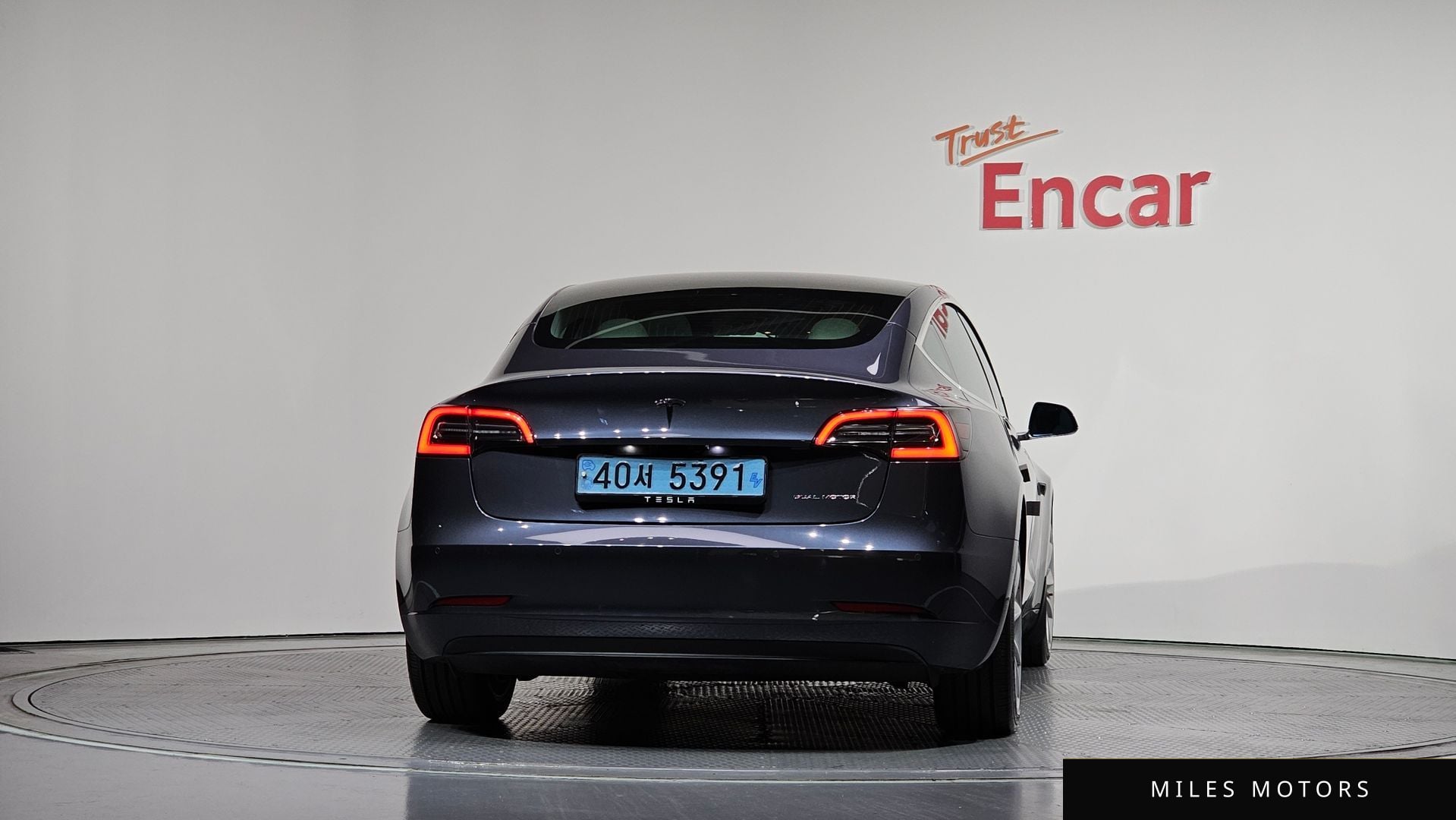 Tesla Model 3 2020 — миниатюра 4