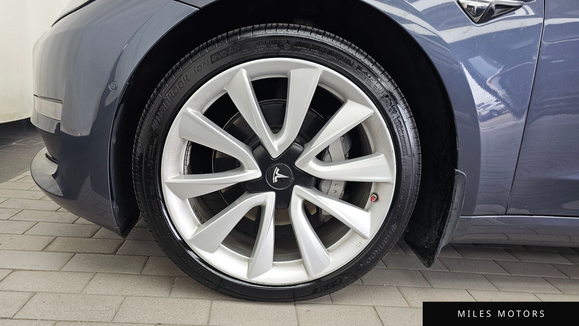 Tesla Model 3 2020 — миниатюра 5