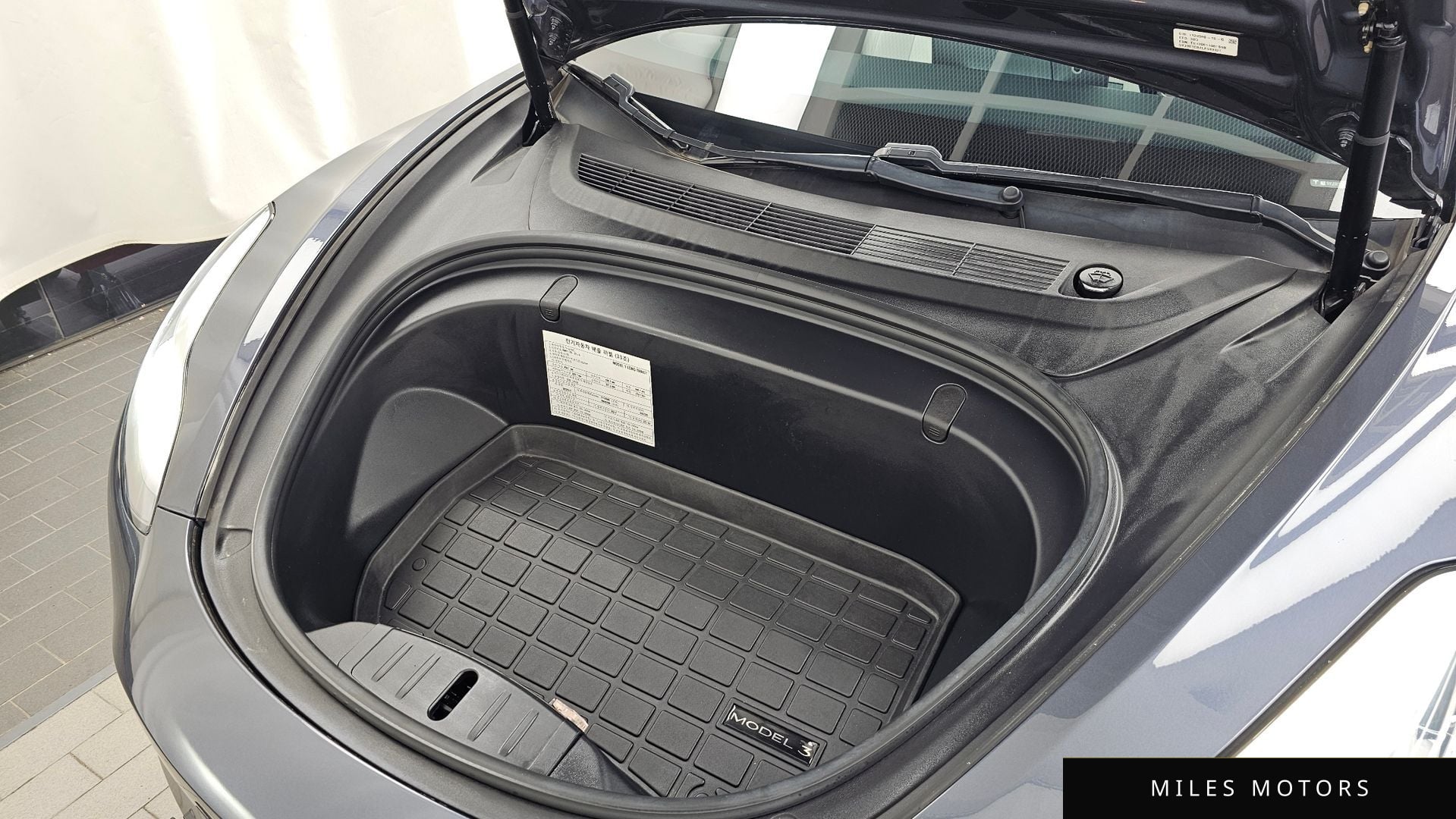 Tesla Model 3 2020 — миниатюра 6