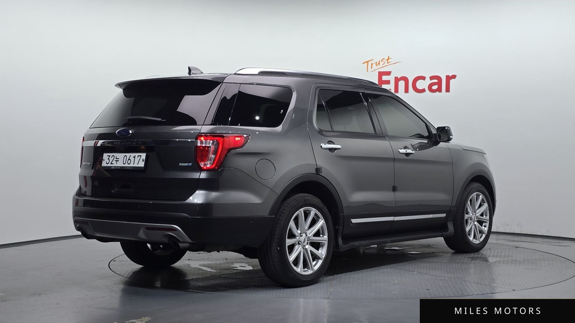 Ford Explorer 2016 — миниатюра 2