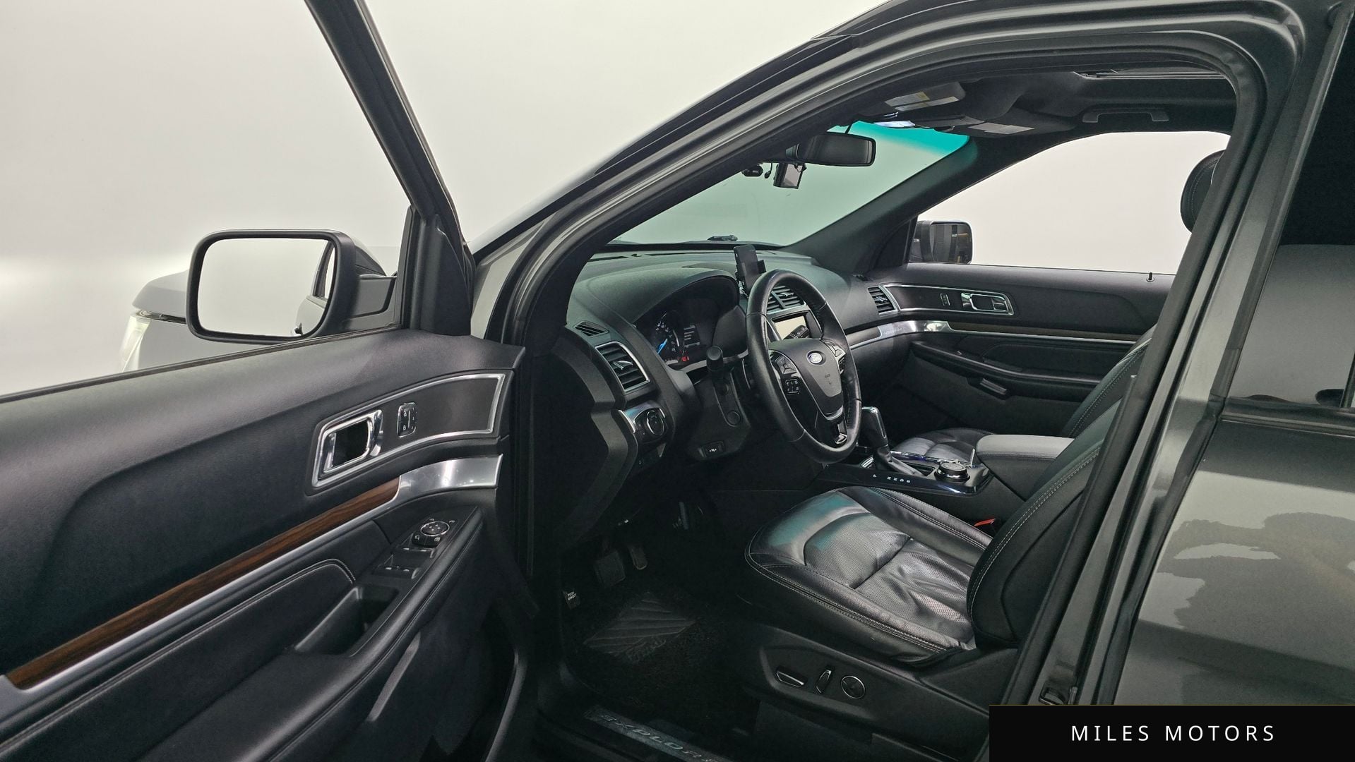 Ford Explorer 2016 — миниатюра 10