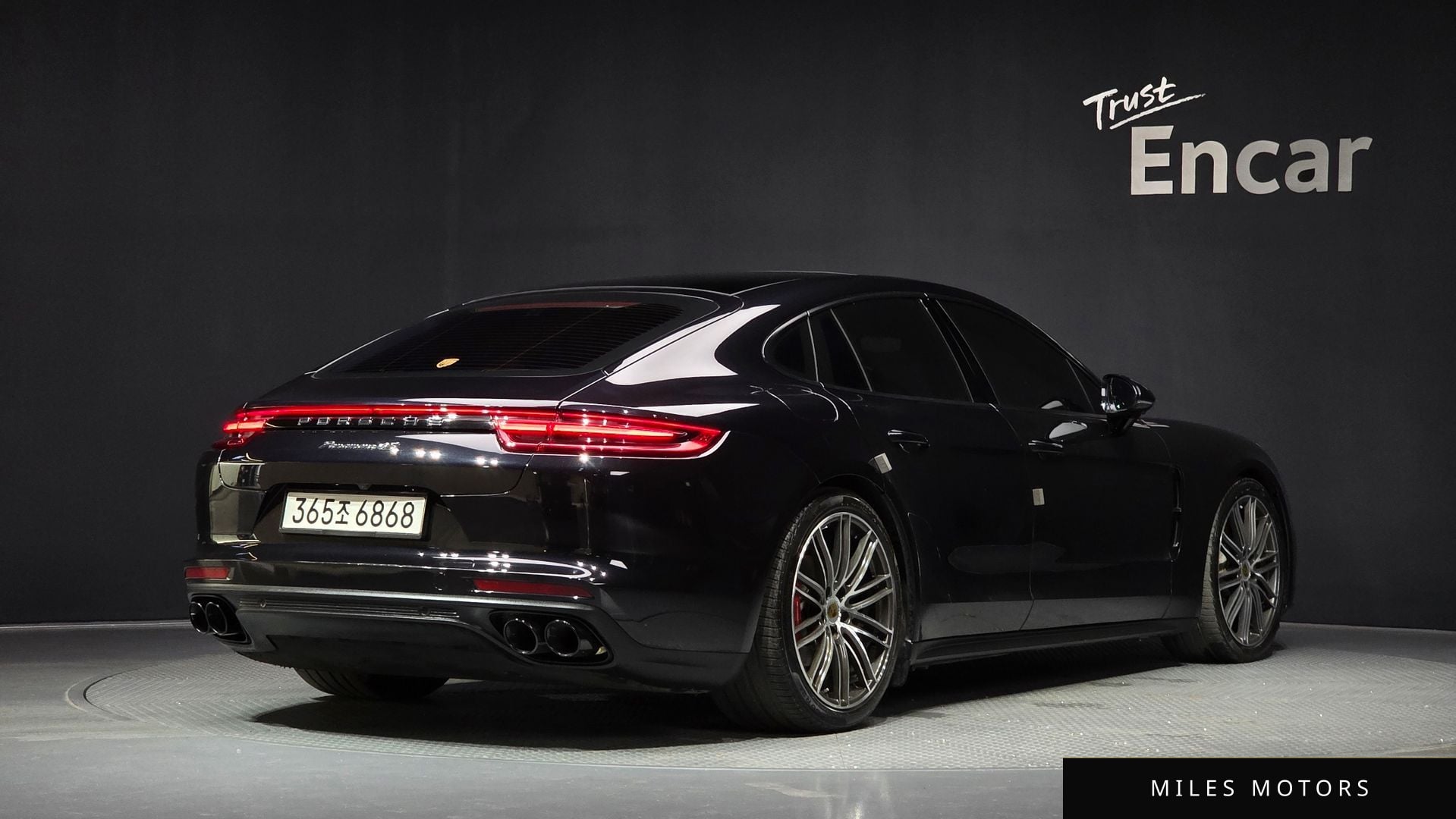 Porsche Panamera 2018 — миниатюра 2