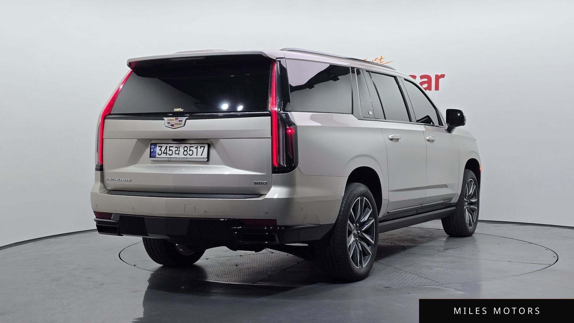 Cadillac Escalade 2023 — миниатюра 2