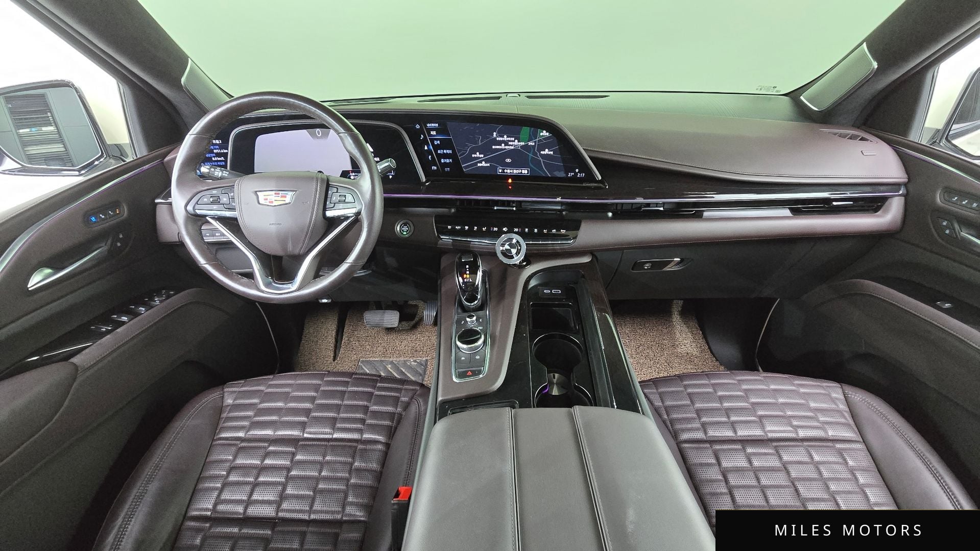 Cadillac Escalade 2023 — миниатюра 7