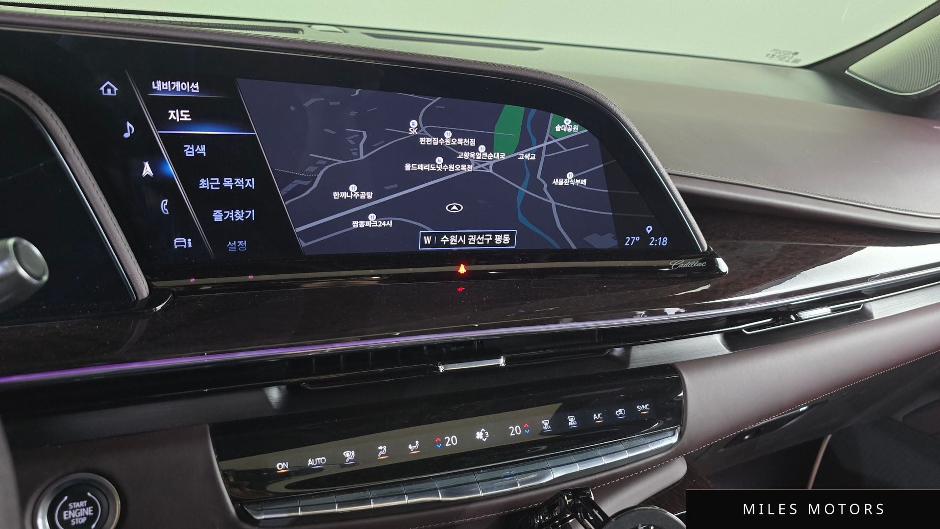 Cadillac Escalade 2023 — миниатюра 12