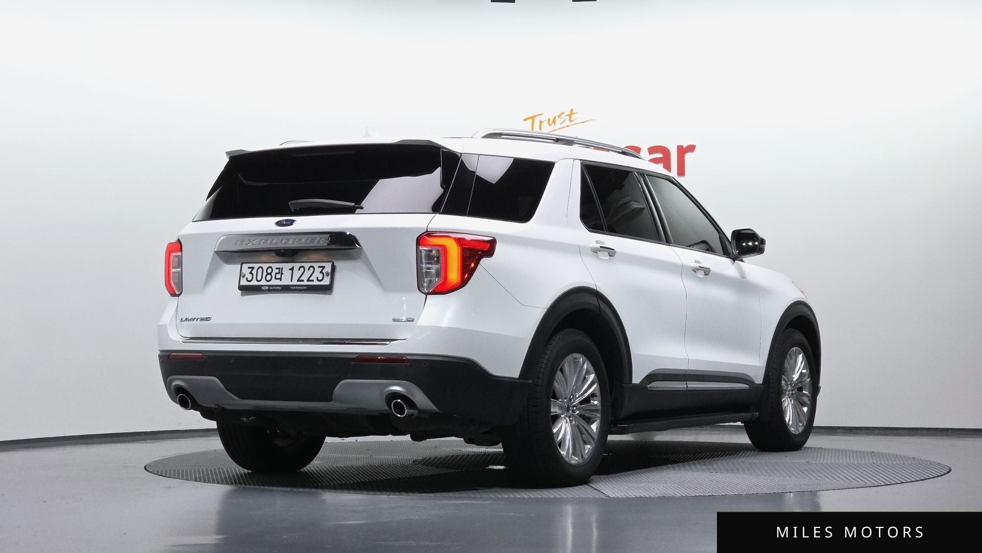 Ford Explorer 2020 — миниатюра 2