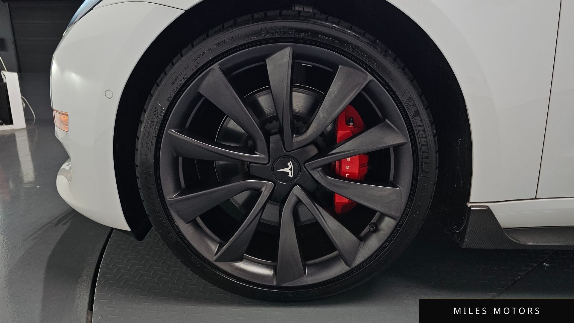 Tesla Model 3 2020 — миниатюра 5
