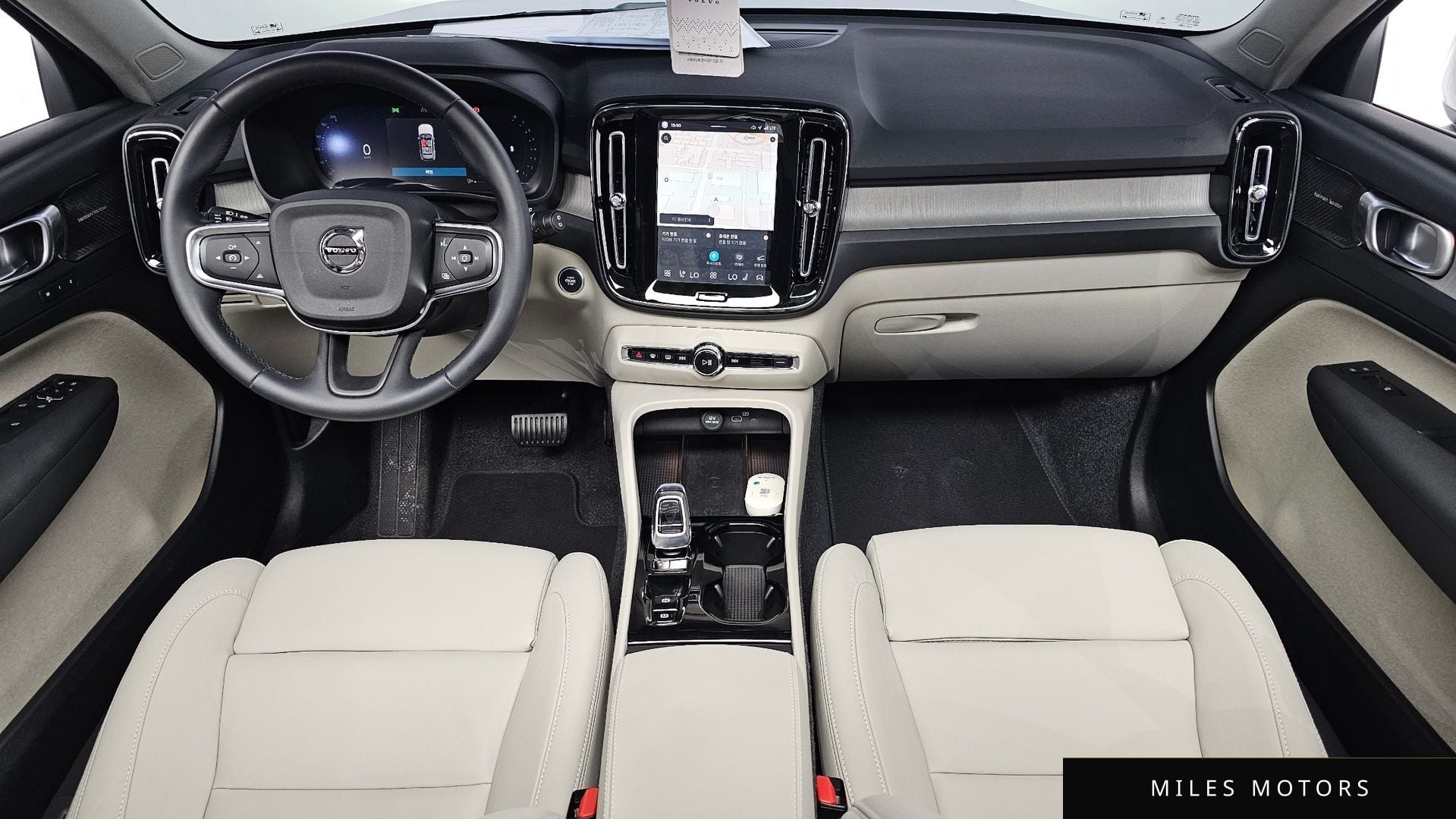 Volvo XC40 2025 — миниатюра 10