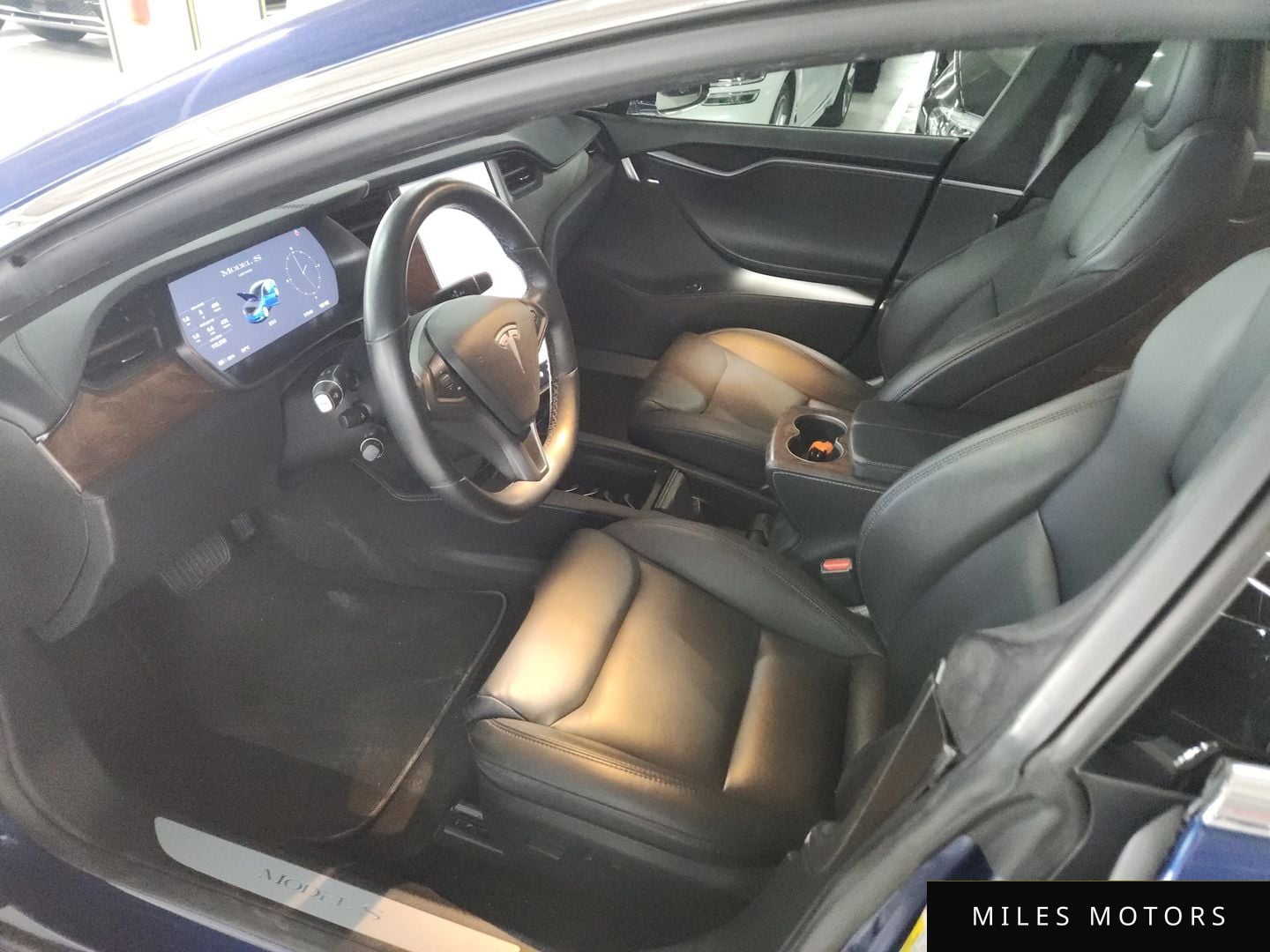 Tesla Model S 2020 — миниатюра 10