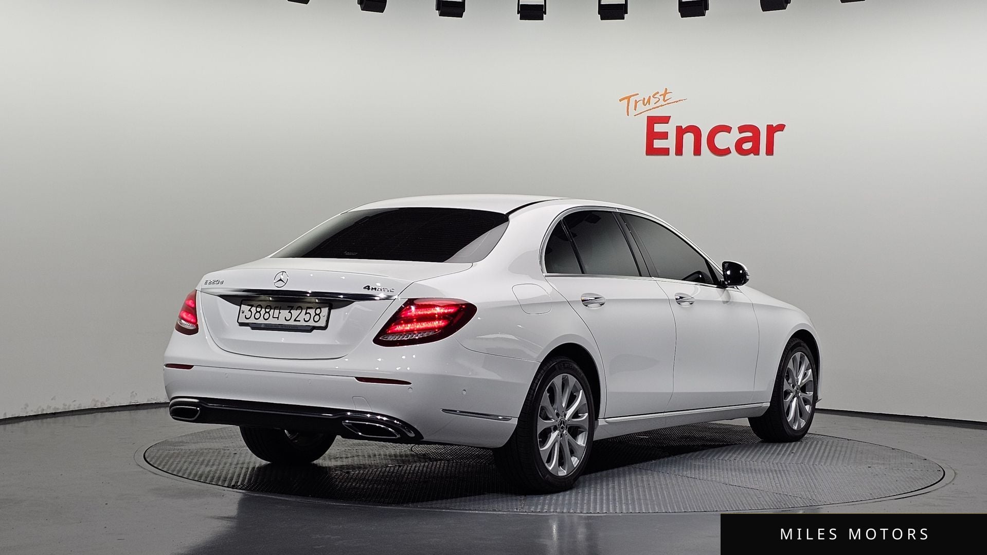 Mercedes-Benz E-Class W213 2020 — миниатюра 2