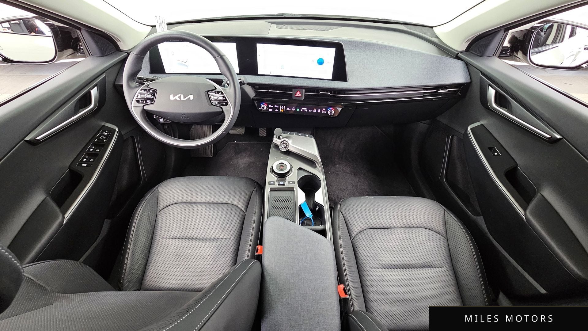 Kia EV6 2023 — миниатюра 10