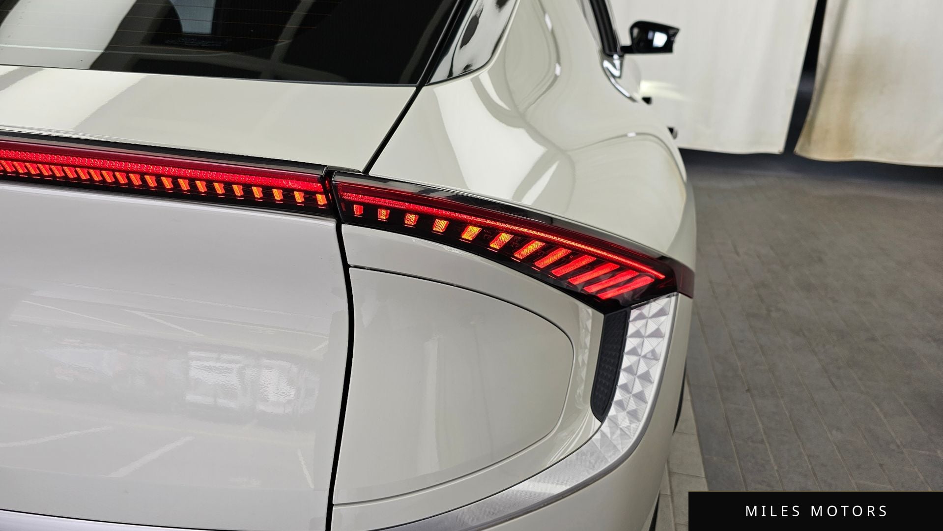 Kia EV6 2023 — миниатюра 9