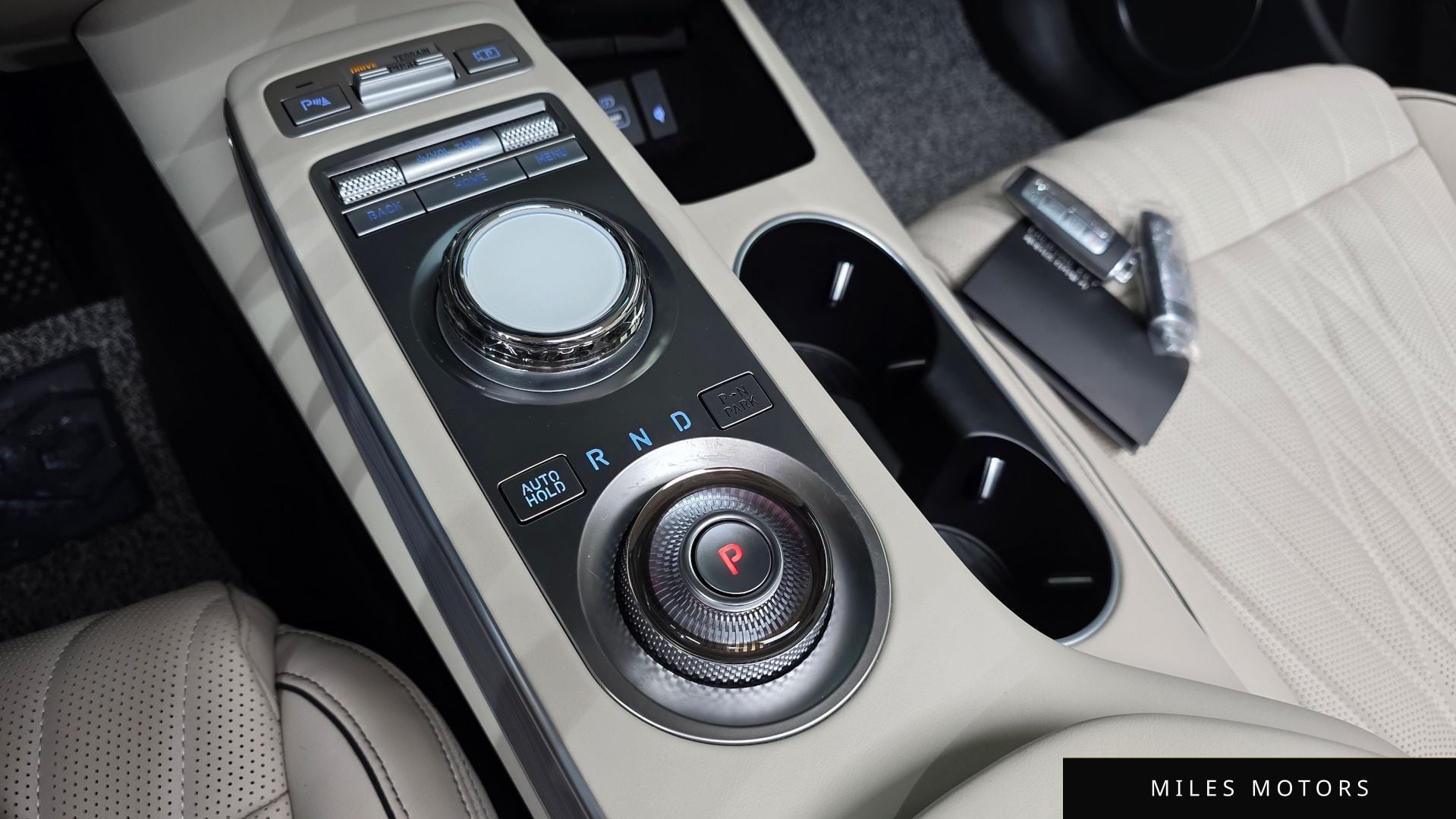 Genesis GV70 2023 — миниатюра 12