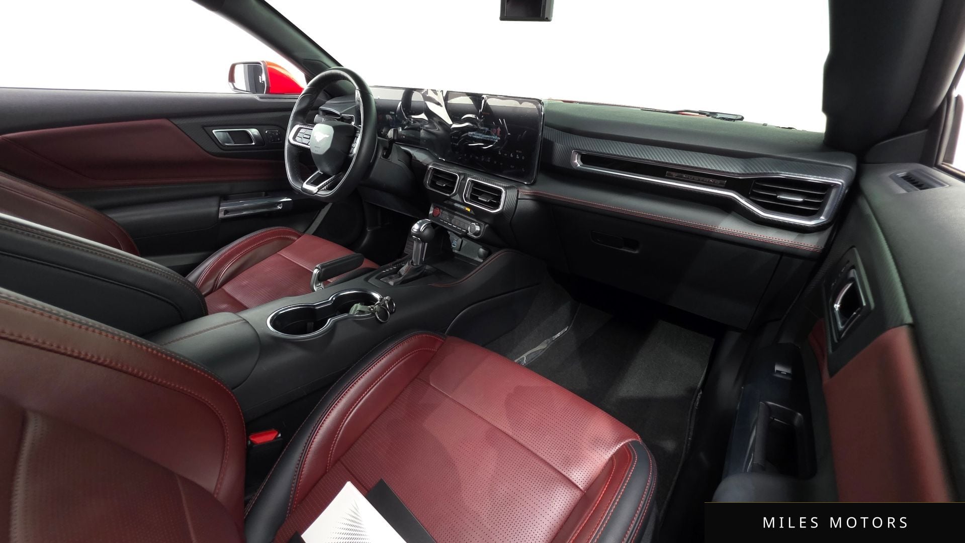 Ford Mustang 2025 — миниатюра 10