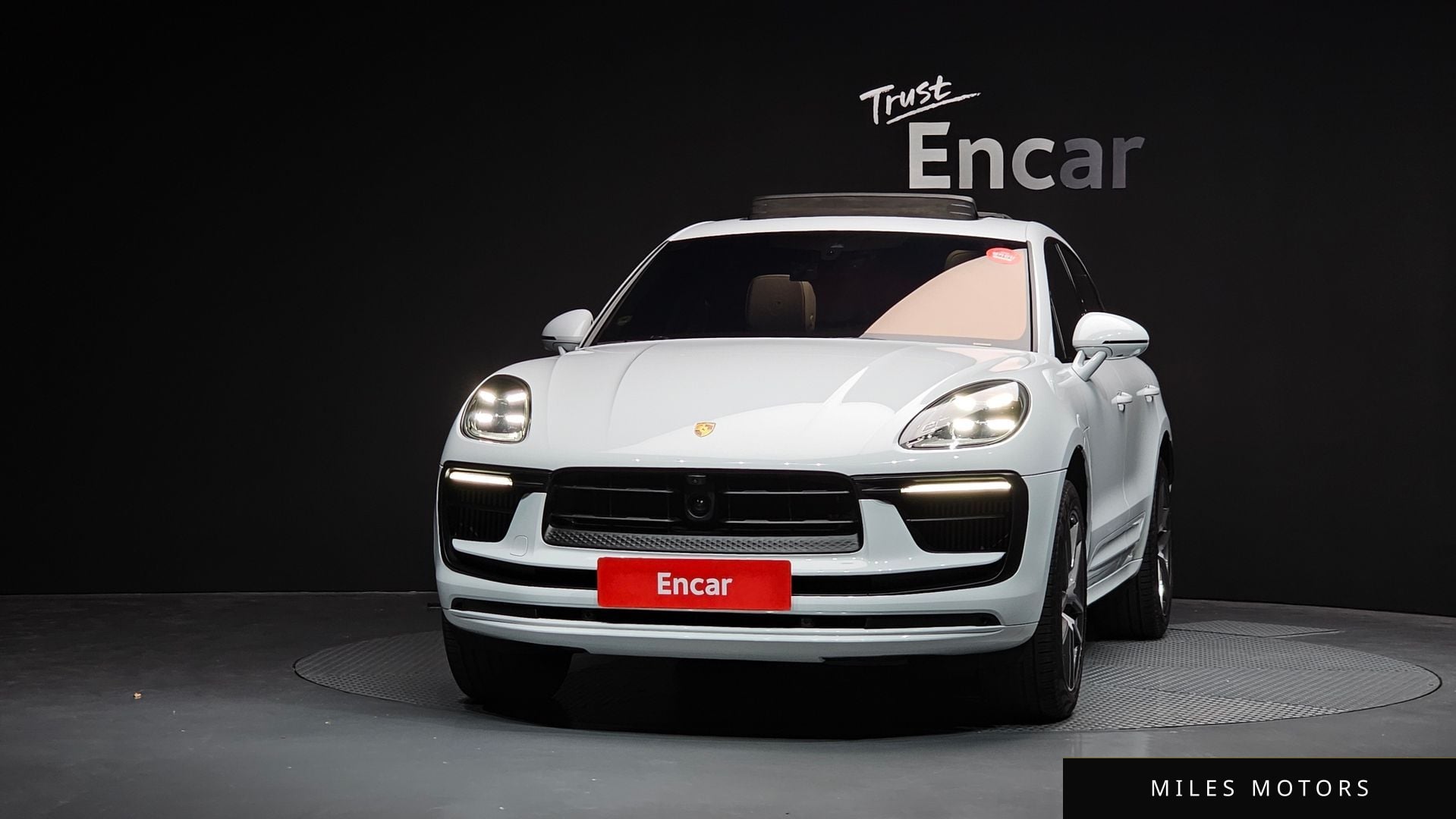 Porsche Macan 2022 — миниатюра 3