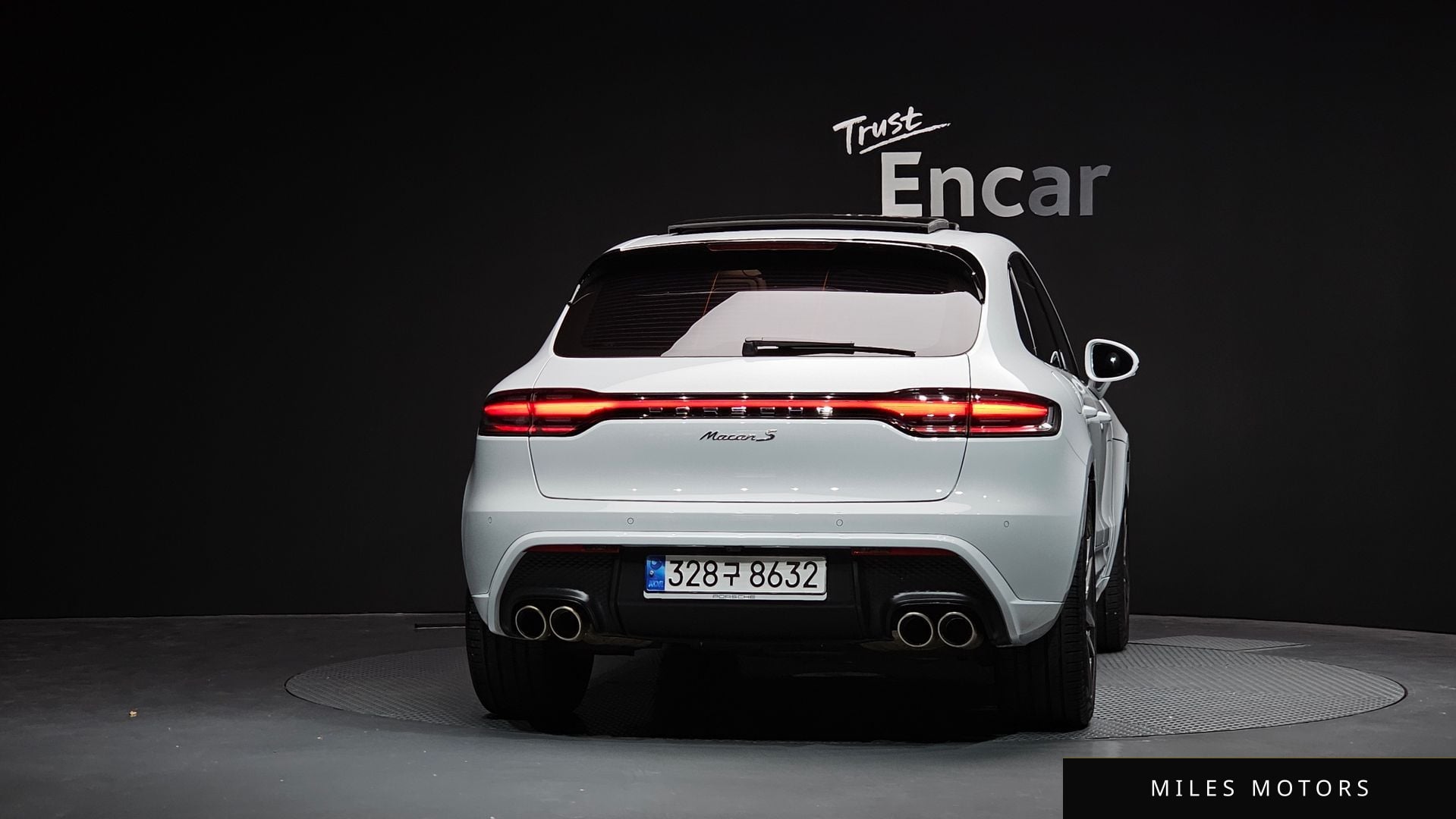 Porsche Macan 2022 — миниатюра 4