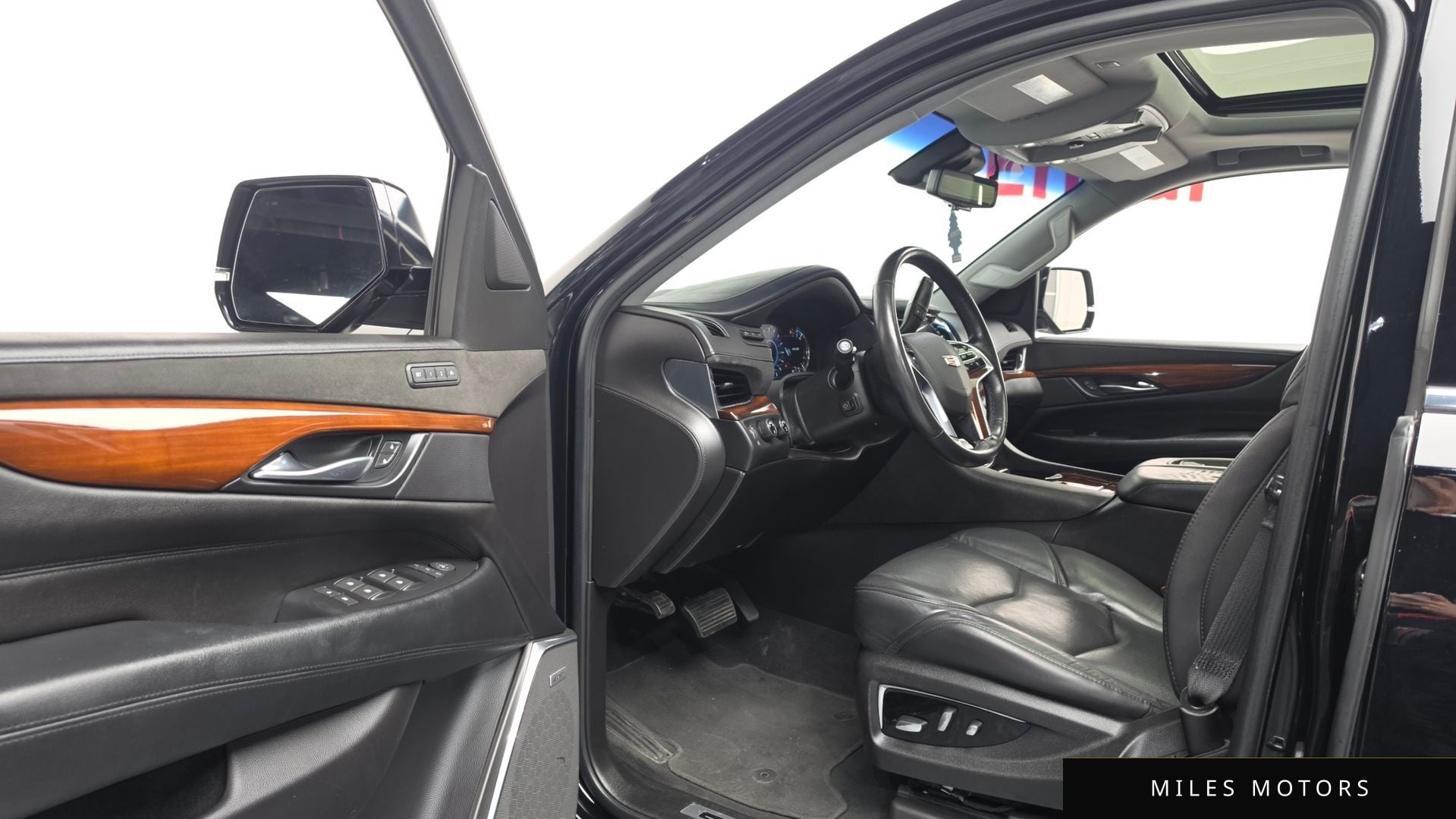 Cadillac Escalade 2018 — миниатюра 10