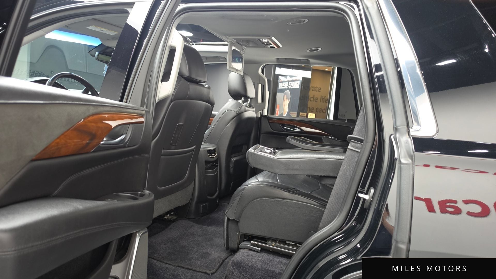 Cadillac Escalade 2018 — миниатюра 11