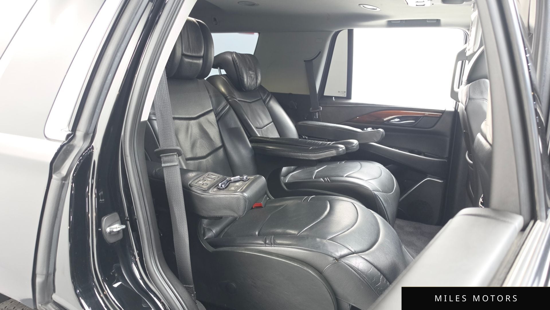 Cadillac Escalade 2018 — миниатюра 12