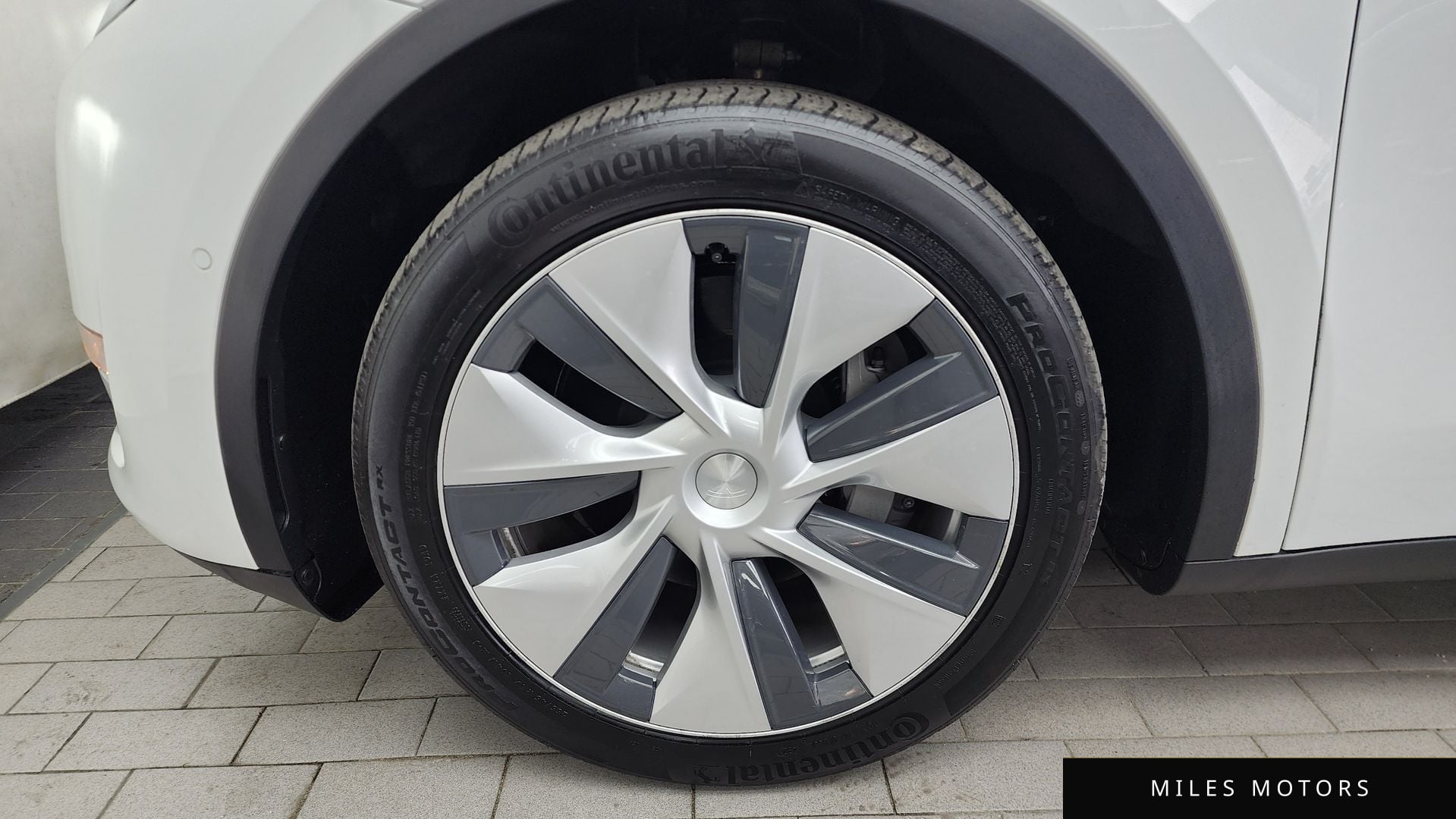 Tesla Model Y 2022 — миниатюра 5