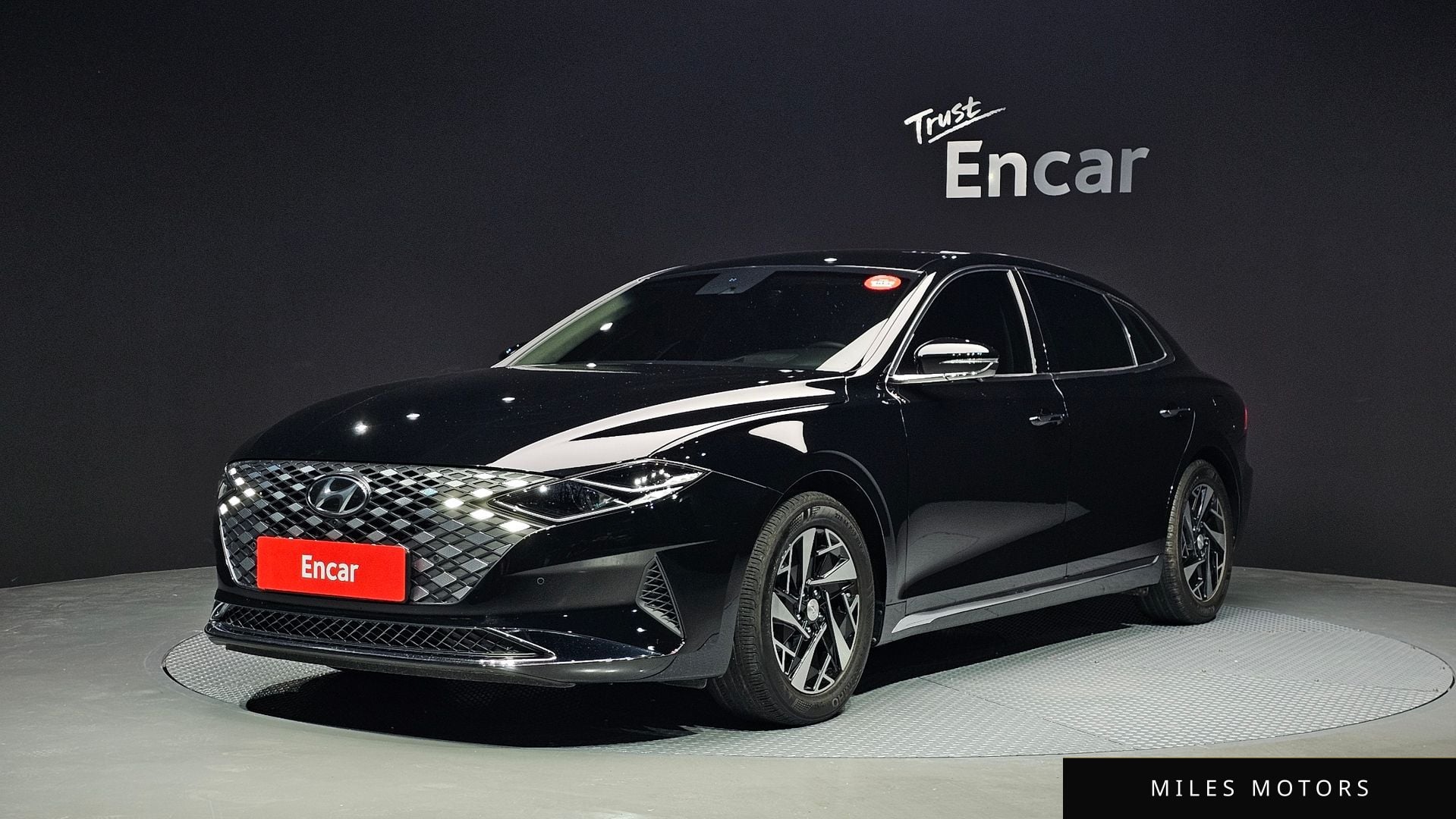 Hyundai Grandeur 2023 — фото 1 из 12