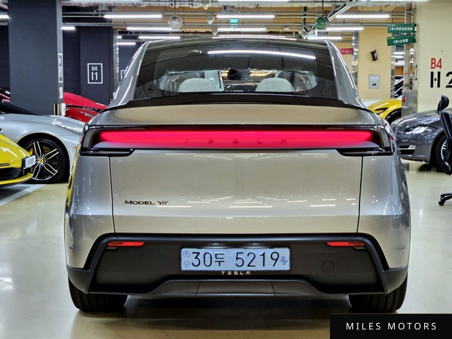 Tesla Model Y 2026 — миниатюра 4