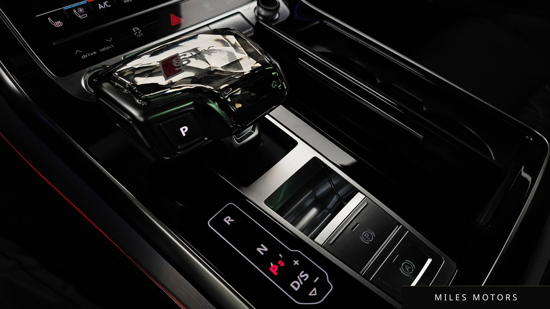 Audi Q8 (4M) 2023 — миниатюра 12