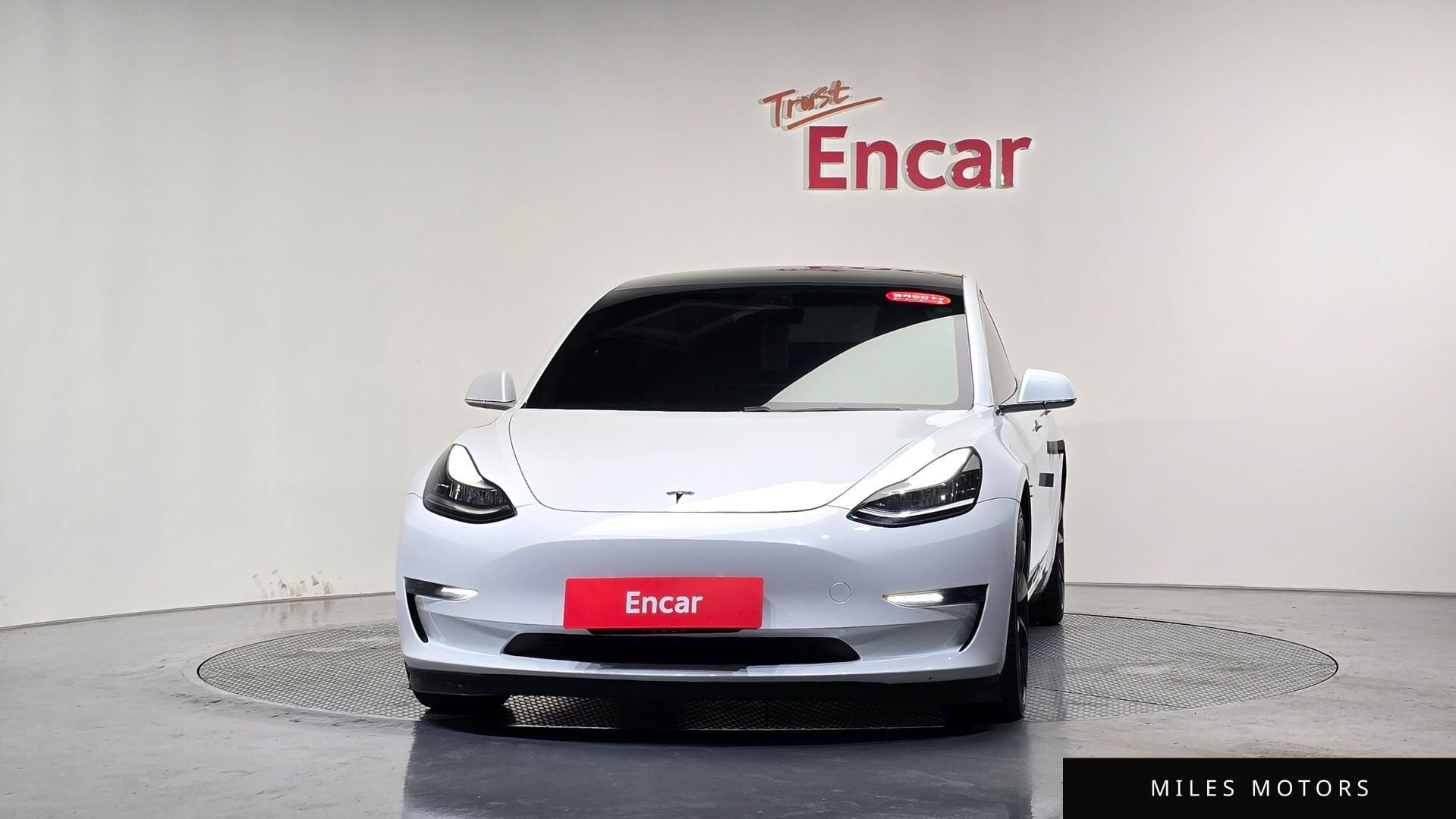 Tesla Model 3 2020 — миниатюра 2