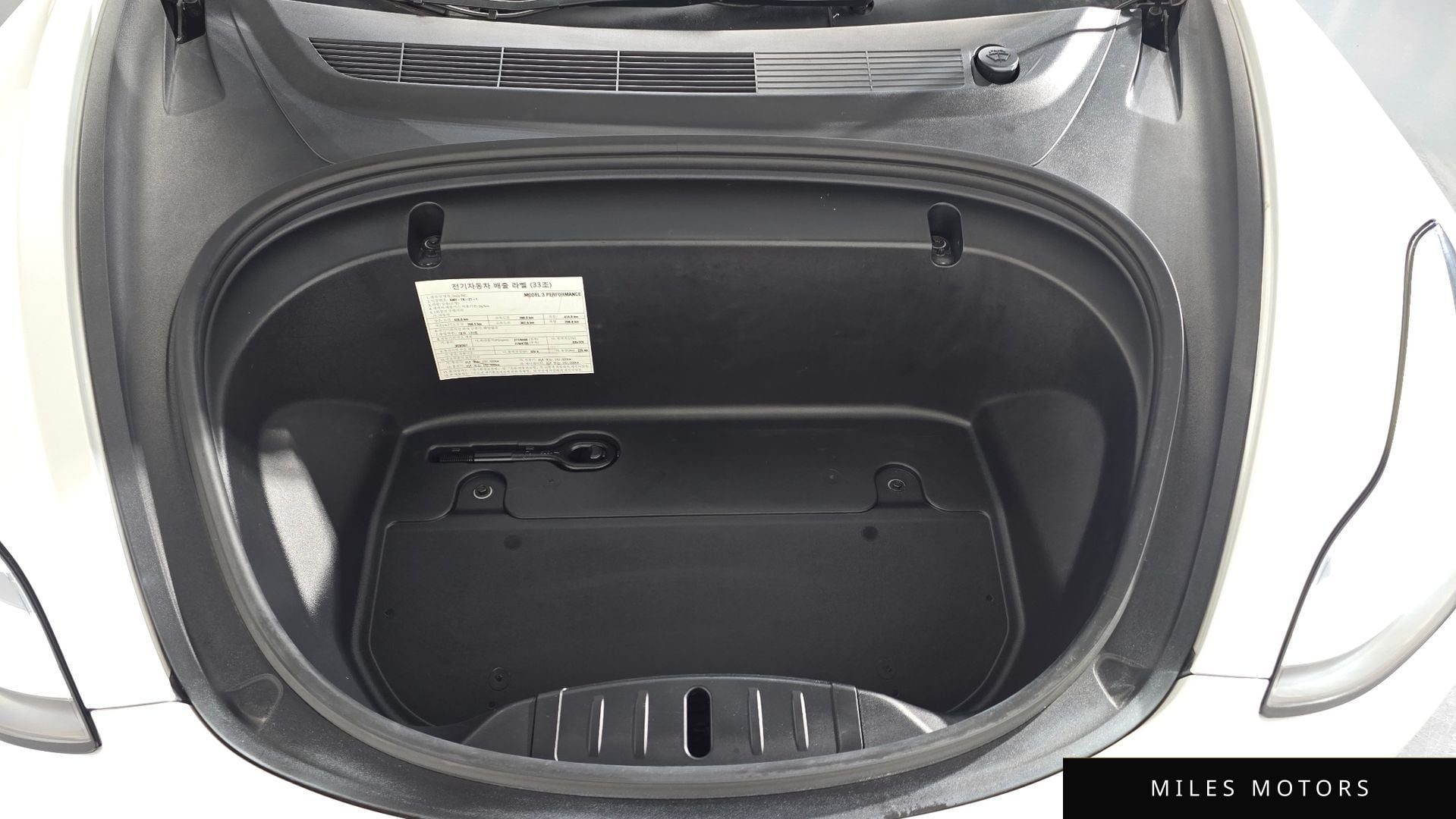 Tesla Model 3 2020 — миниатюра 5