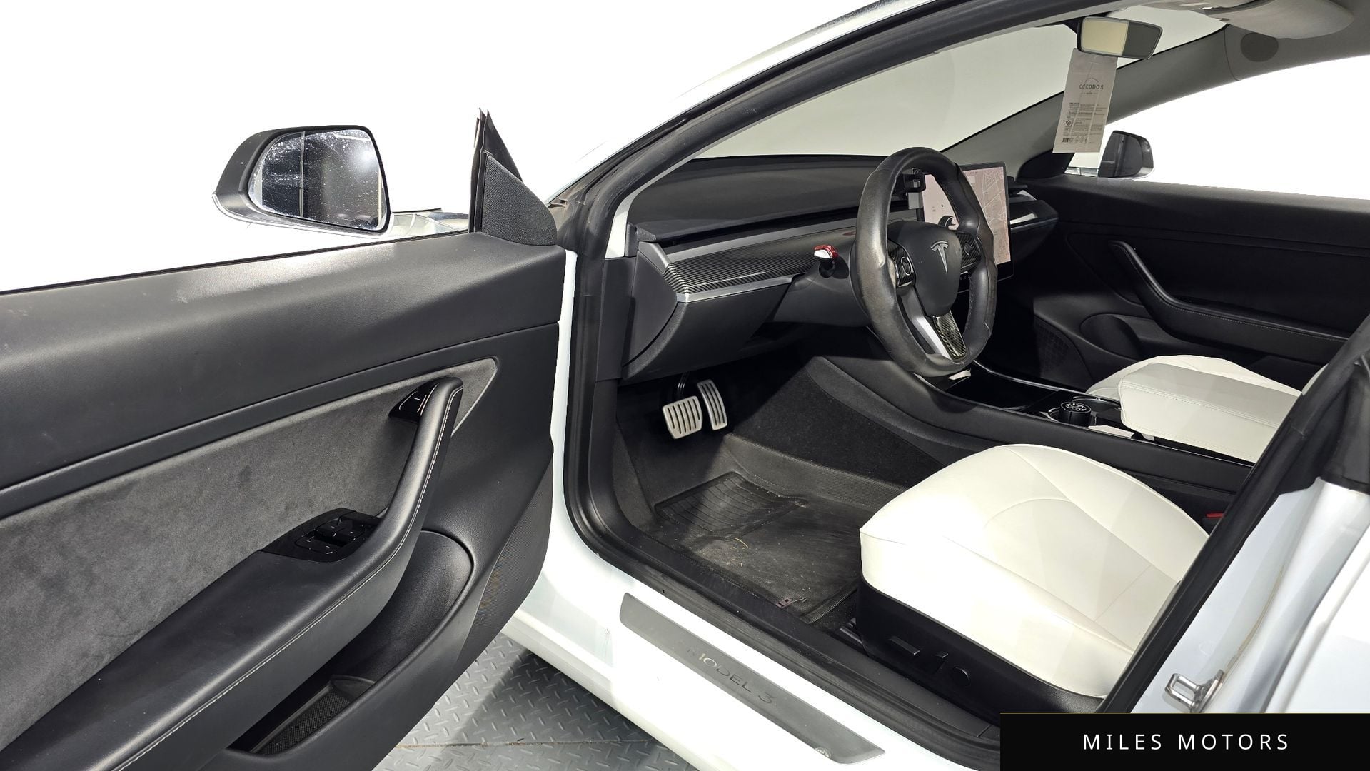 Tesla Model 3 2020 — миниатюра 12