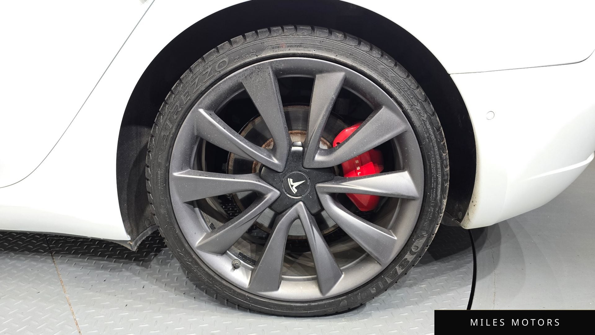 Tesla Model 3 2020 — миниатюра 6