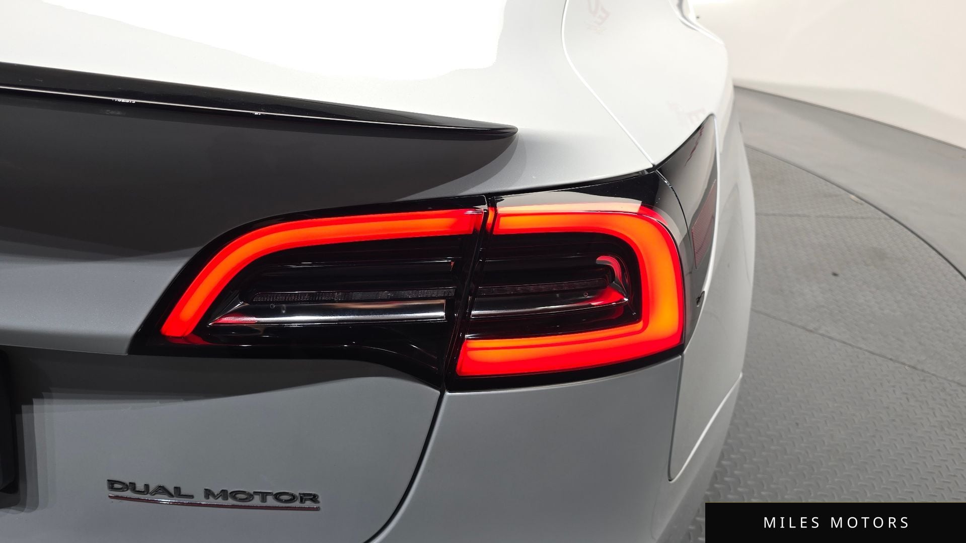 Tesla Model 3 2020 — миниатюра 8