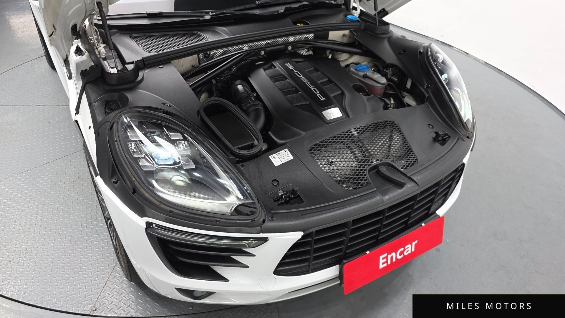 Porsche Macan 2017 — миниатюра 6