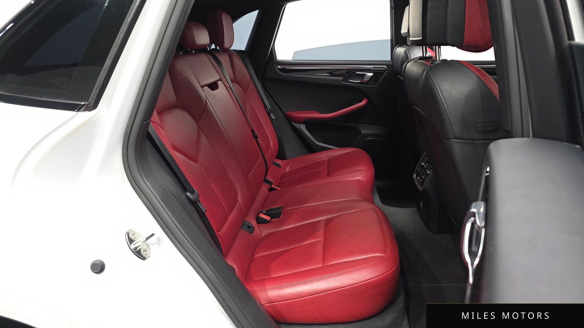 Porsche Macan 2017 — миниатюра 12