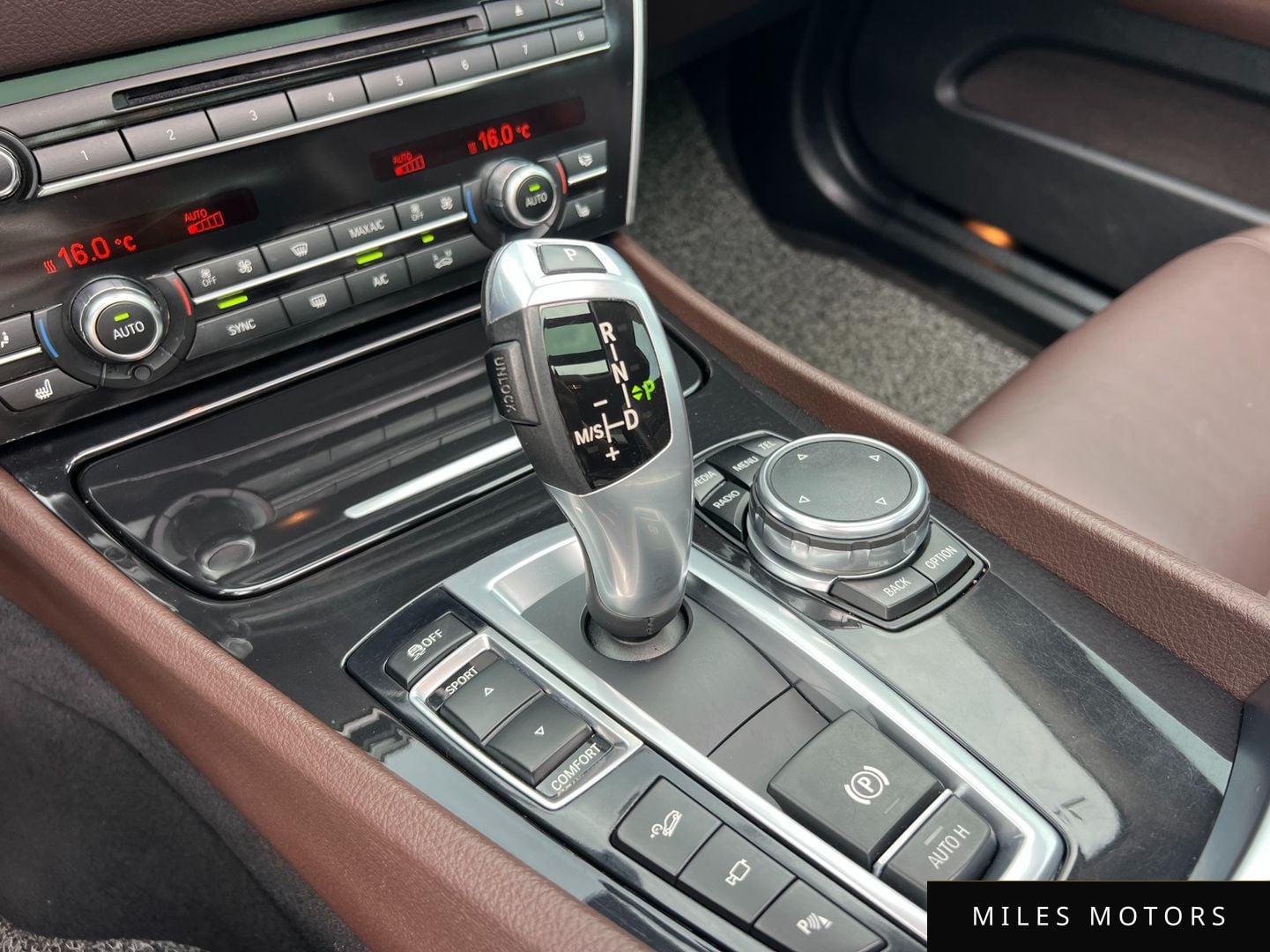 BMW 5 Series GT (F07) 2016 — миниатюра 7